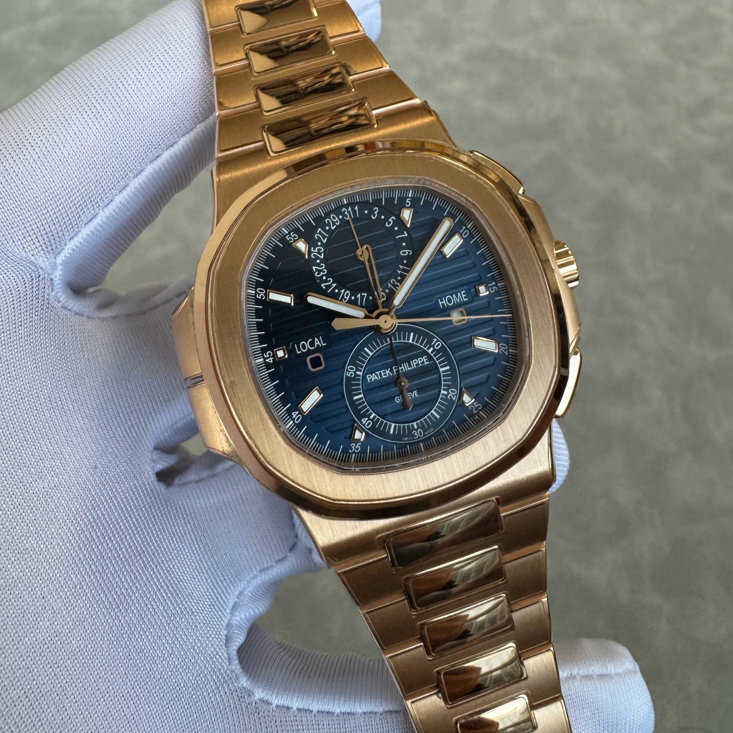 Patek Philippe 5990 / 1R-001 detail 1