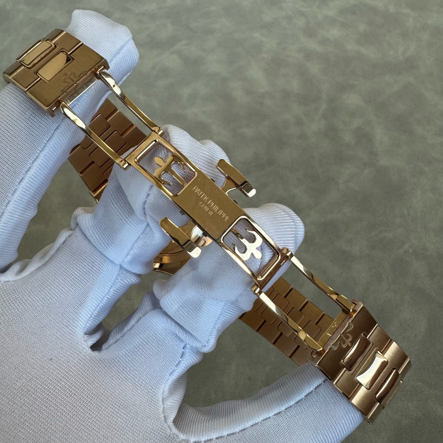 Patek Philippe 5990 / 1R-001 detail 3