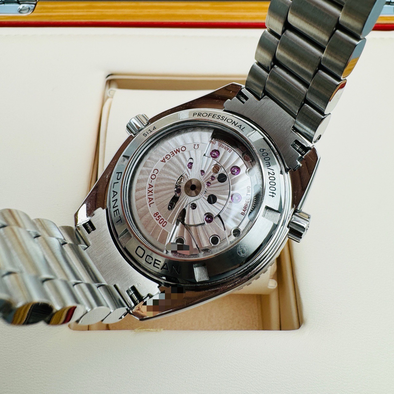 Omega 232.15.42.21.04.001 detail 5