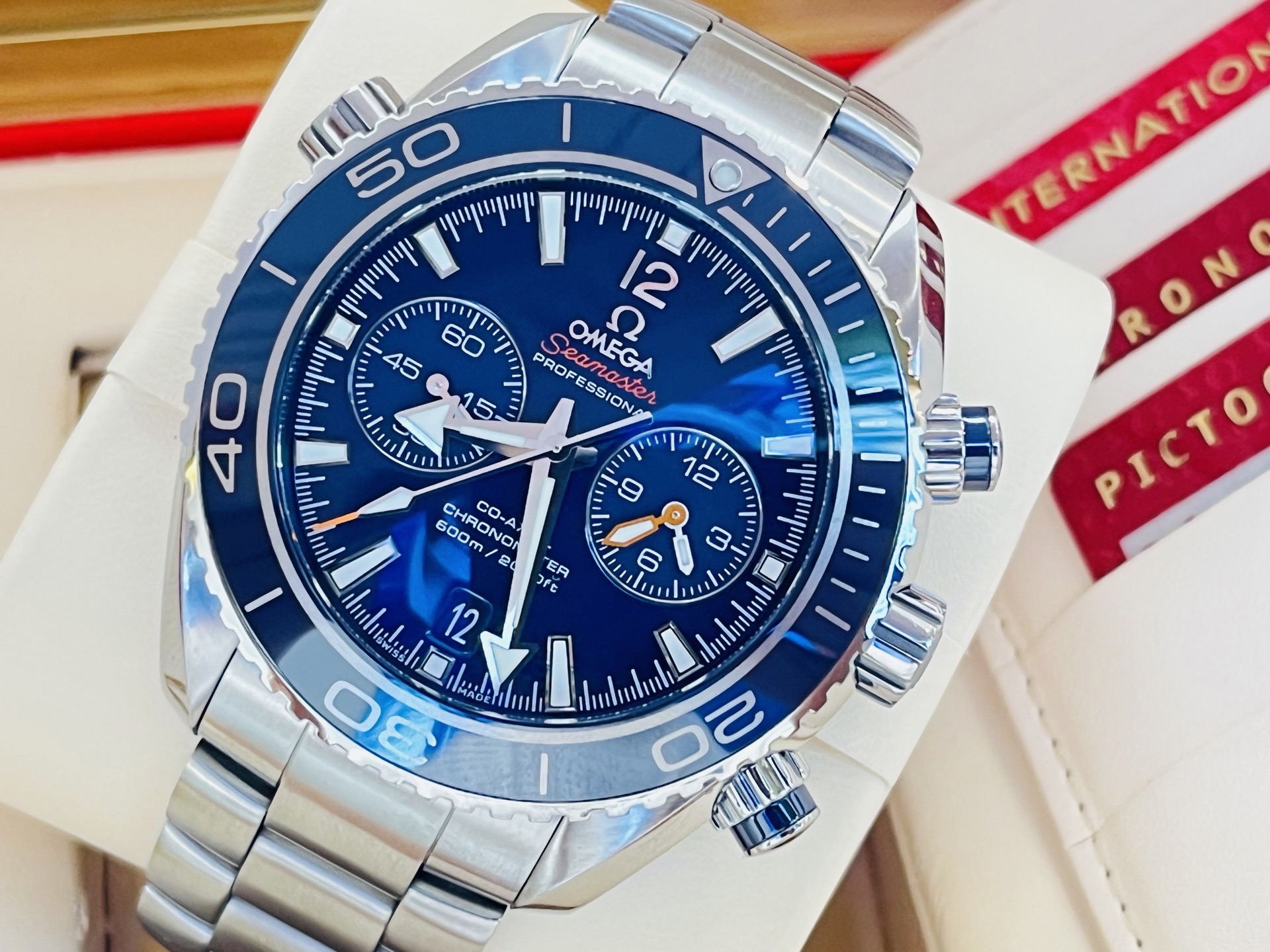 Omega 232.90.46.51.03.001 detail 7
