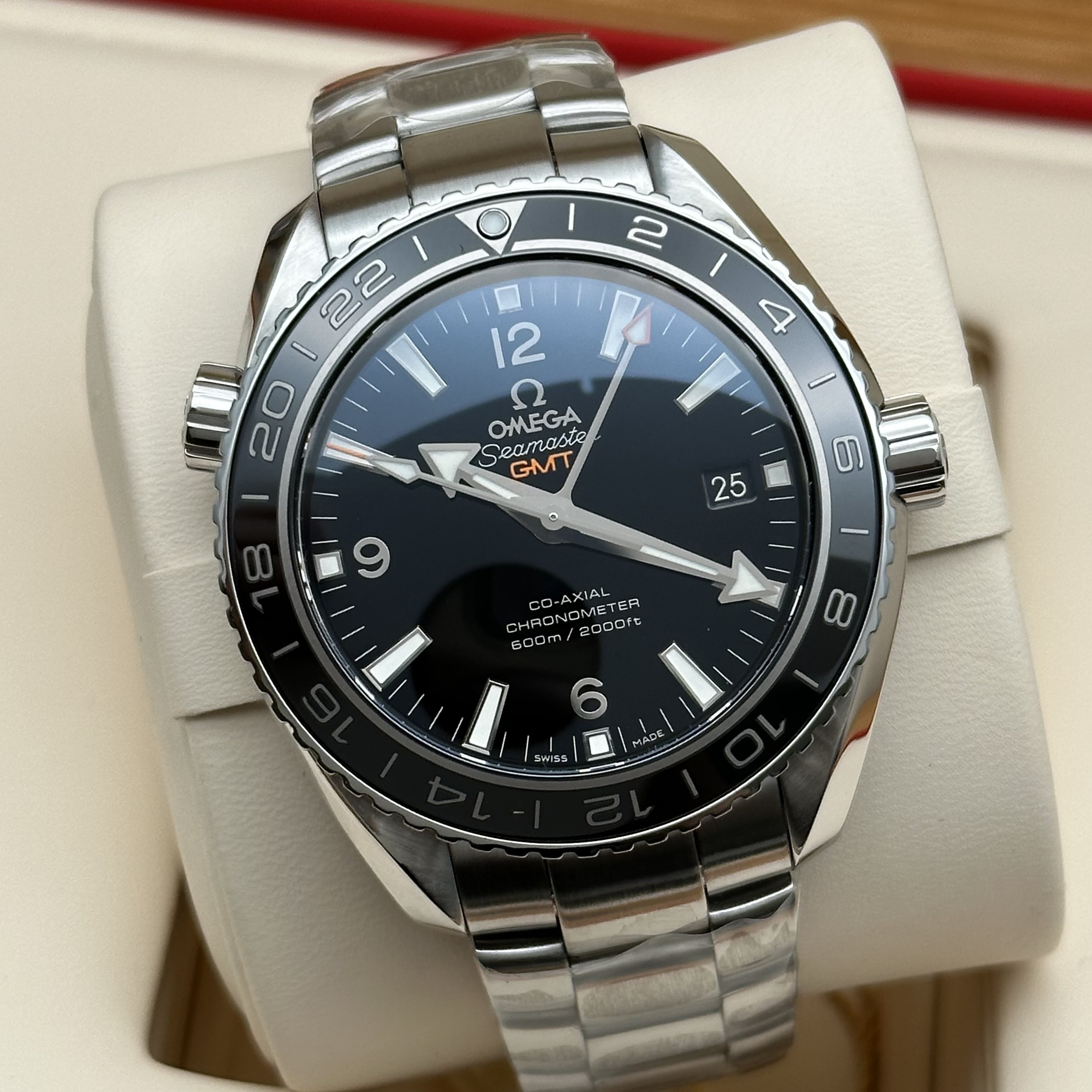 Omega 232.30.44.22.01.001 detail 7