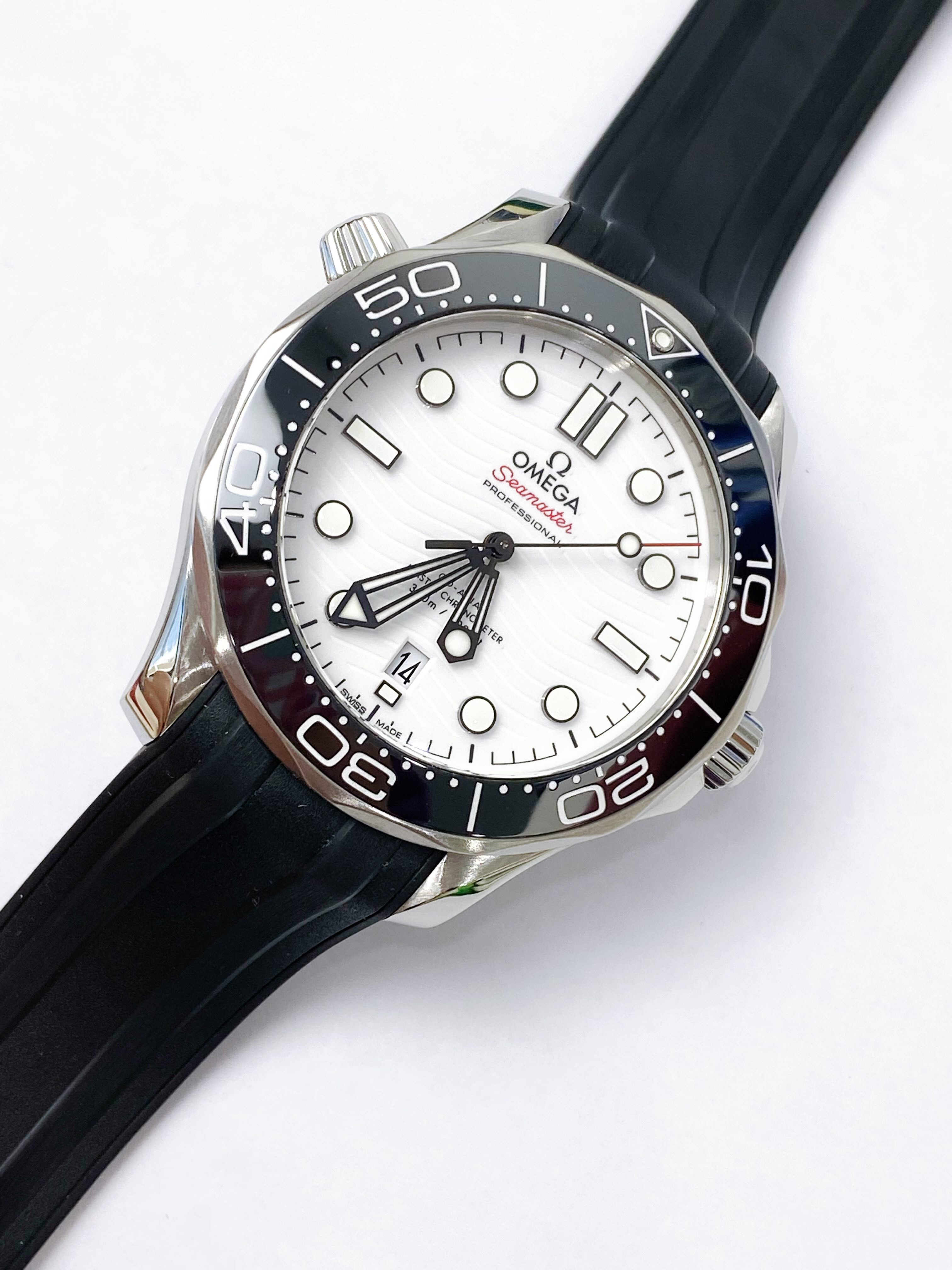 Omega 210.32.42.20.04.001