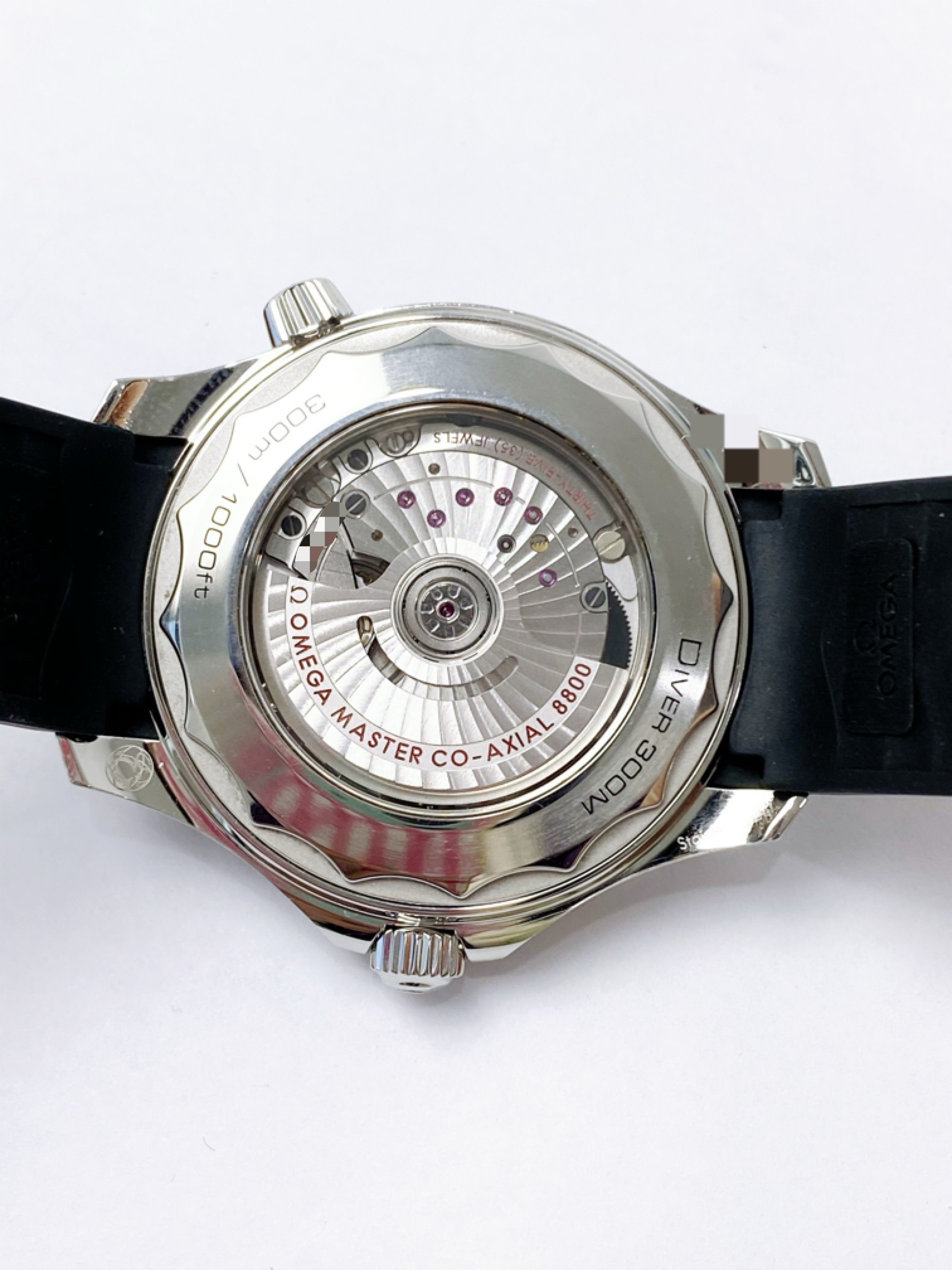 Omega 210.32.42.20.04.001 detail 4