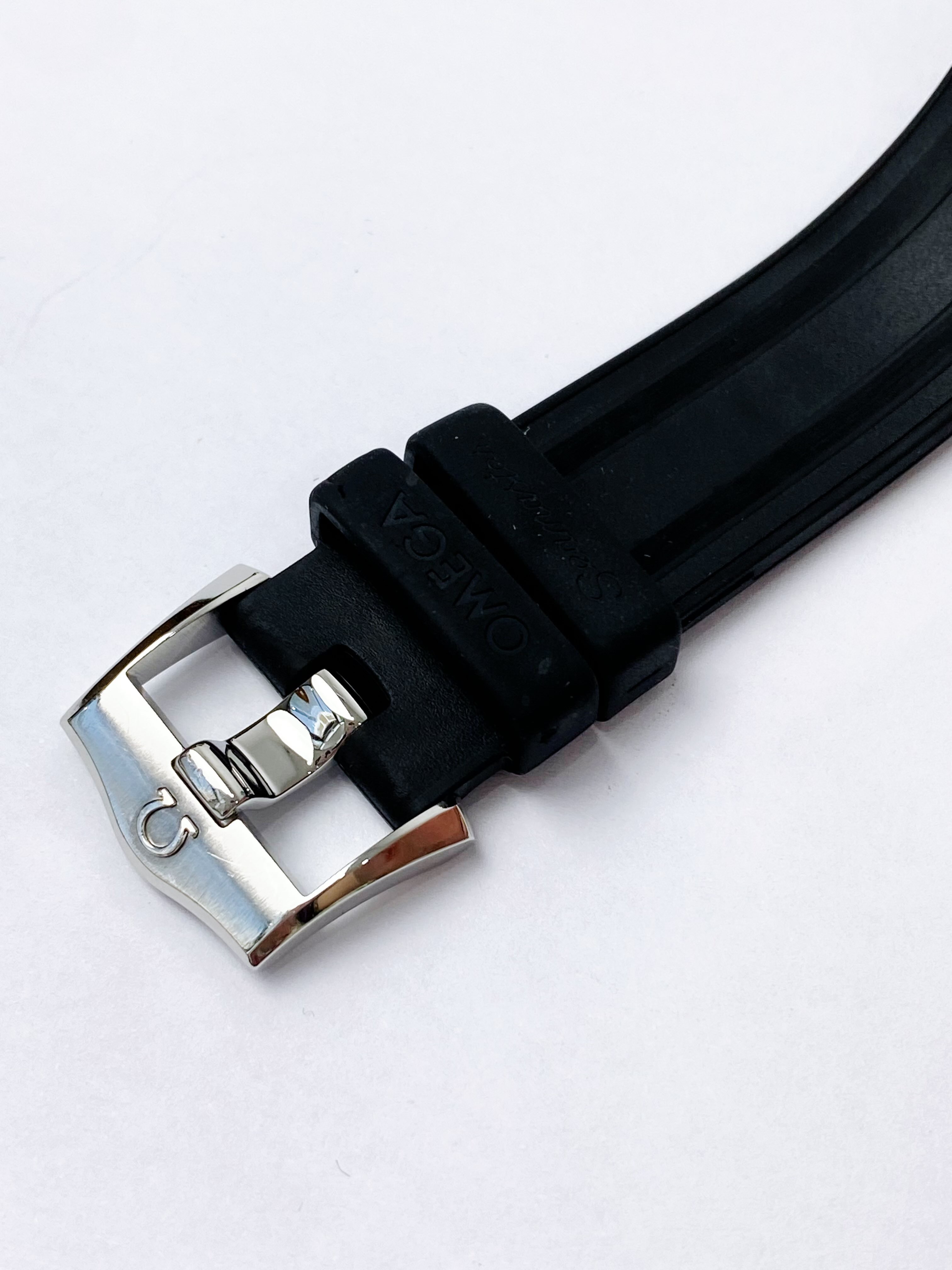 Omega 210.32.42.20.04.001 detail 5