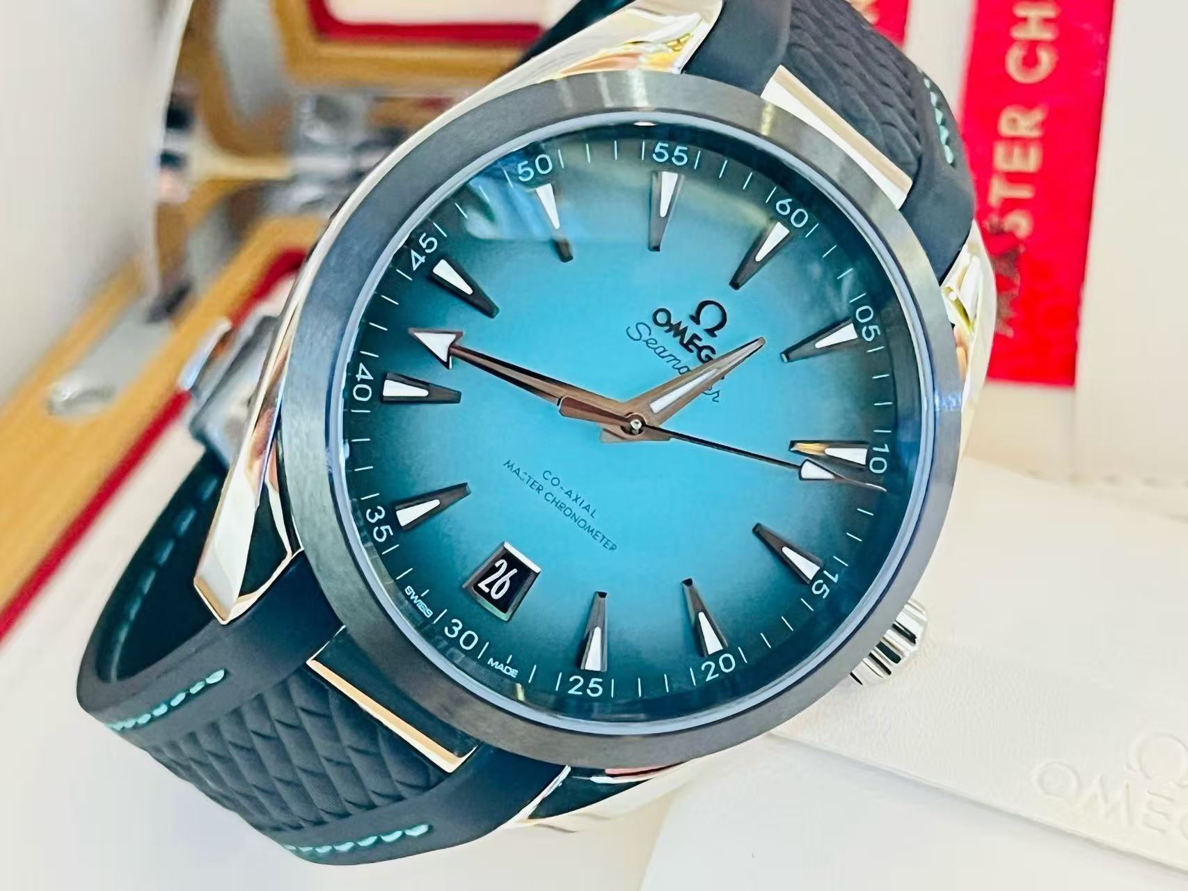 Omega 220.32.41.21.03.001 detail 3