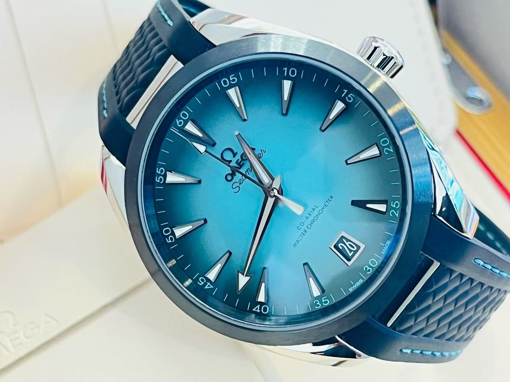 Omega 220.32.41.21.03.001 detail 4