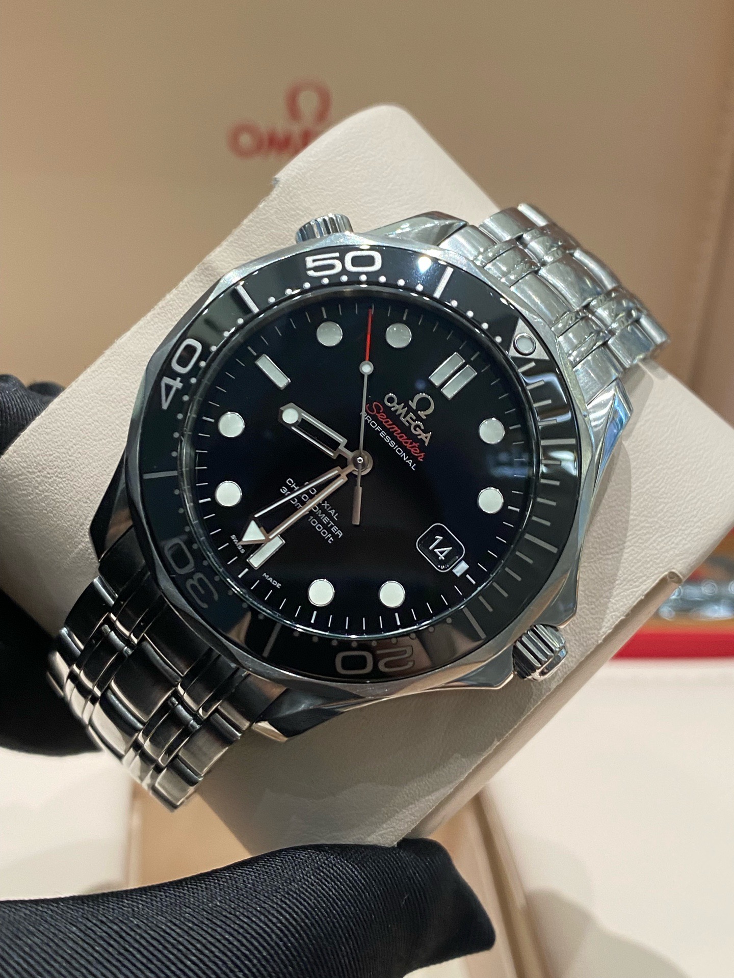 Omega 212.30.41.20.01.003 detail 1