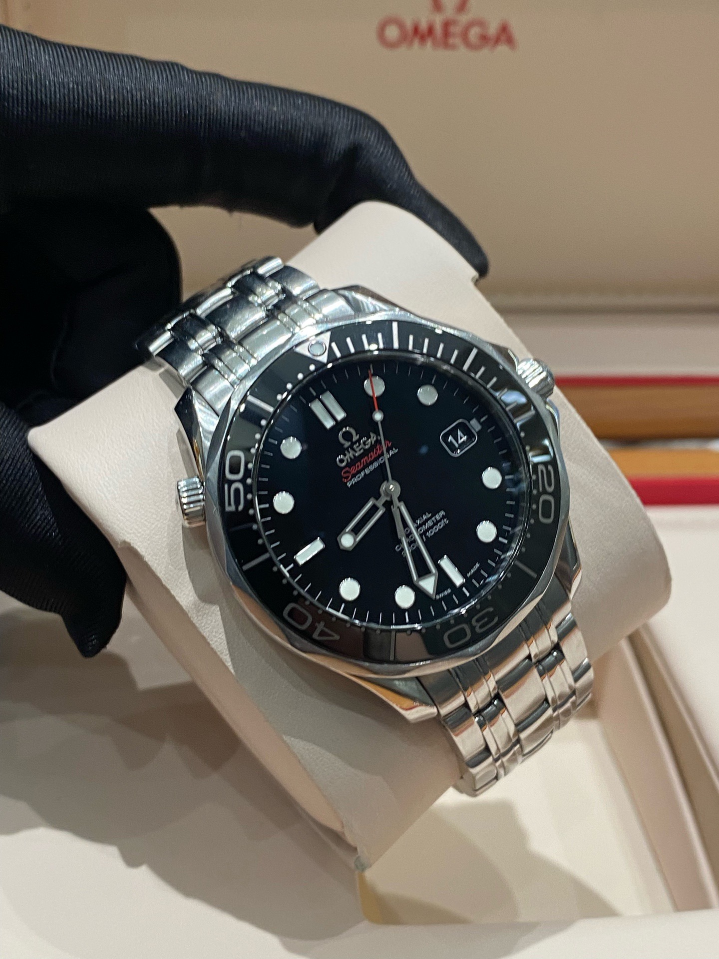 Omega 212.30.41.20.01.003 detail 2