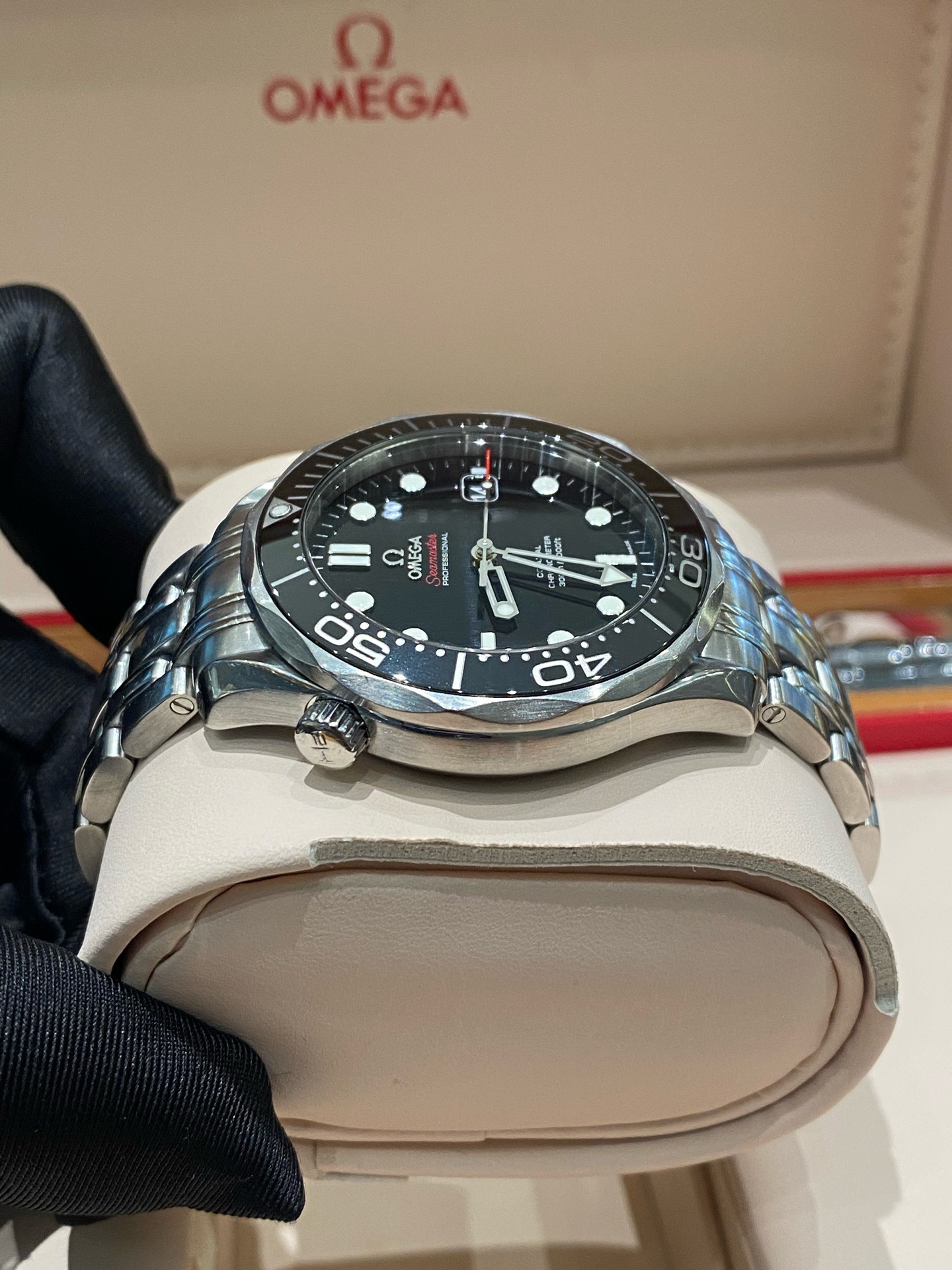 Omega 212.30.41.20.01.003 detail 3