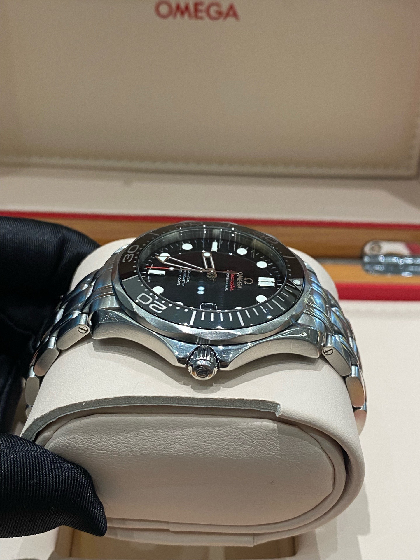 Omega 212.30.41.20.01.003 detail 4