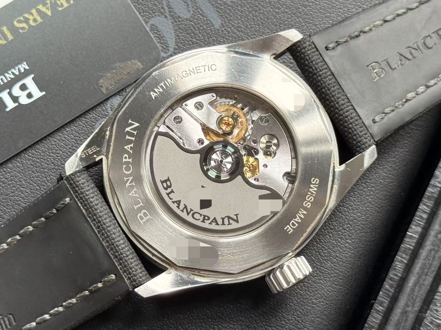 Blancpain 5071-1110-B52A detail 5