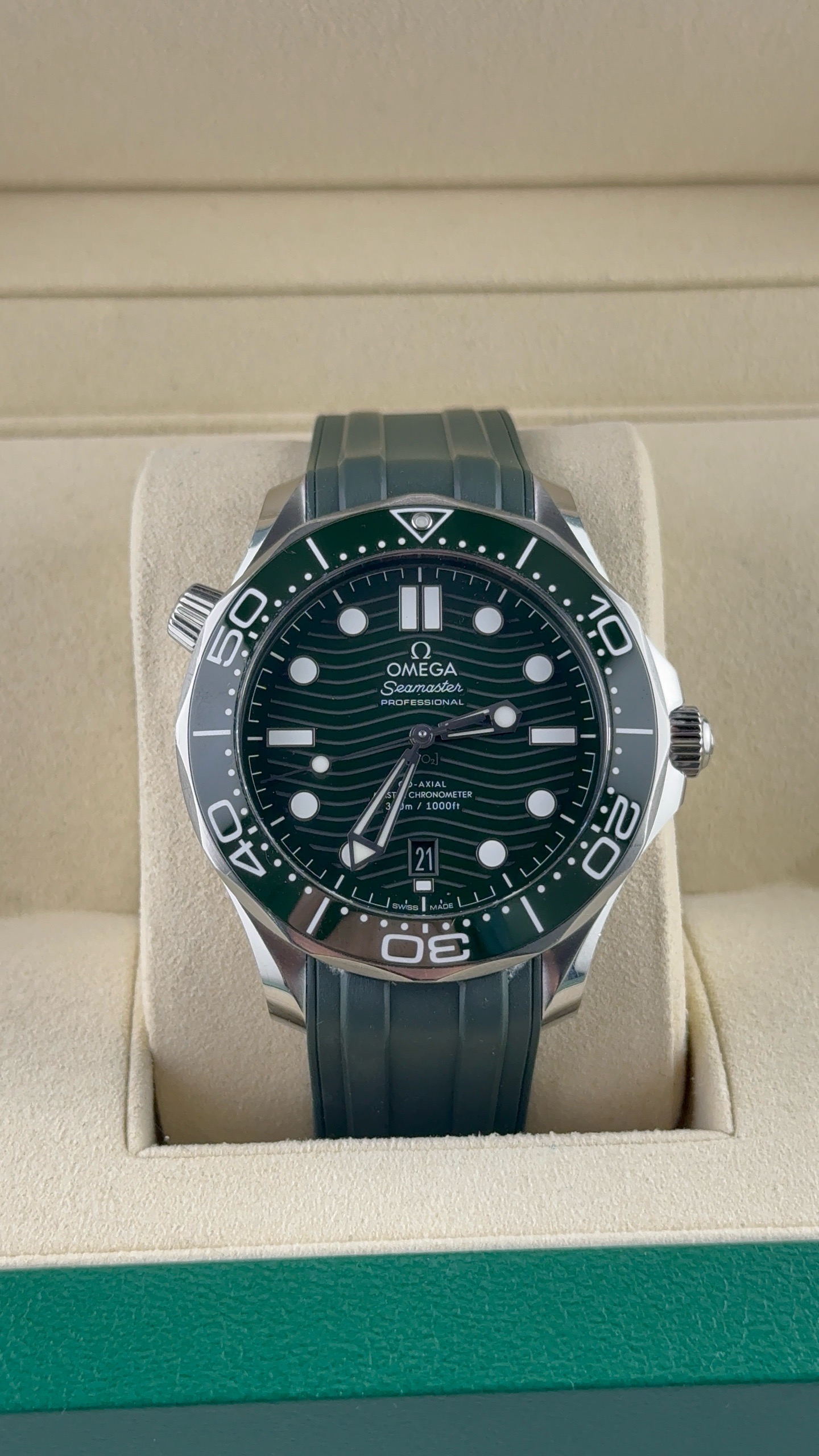 Cartier 210.32.42.20.10.001