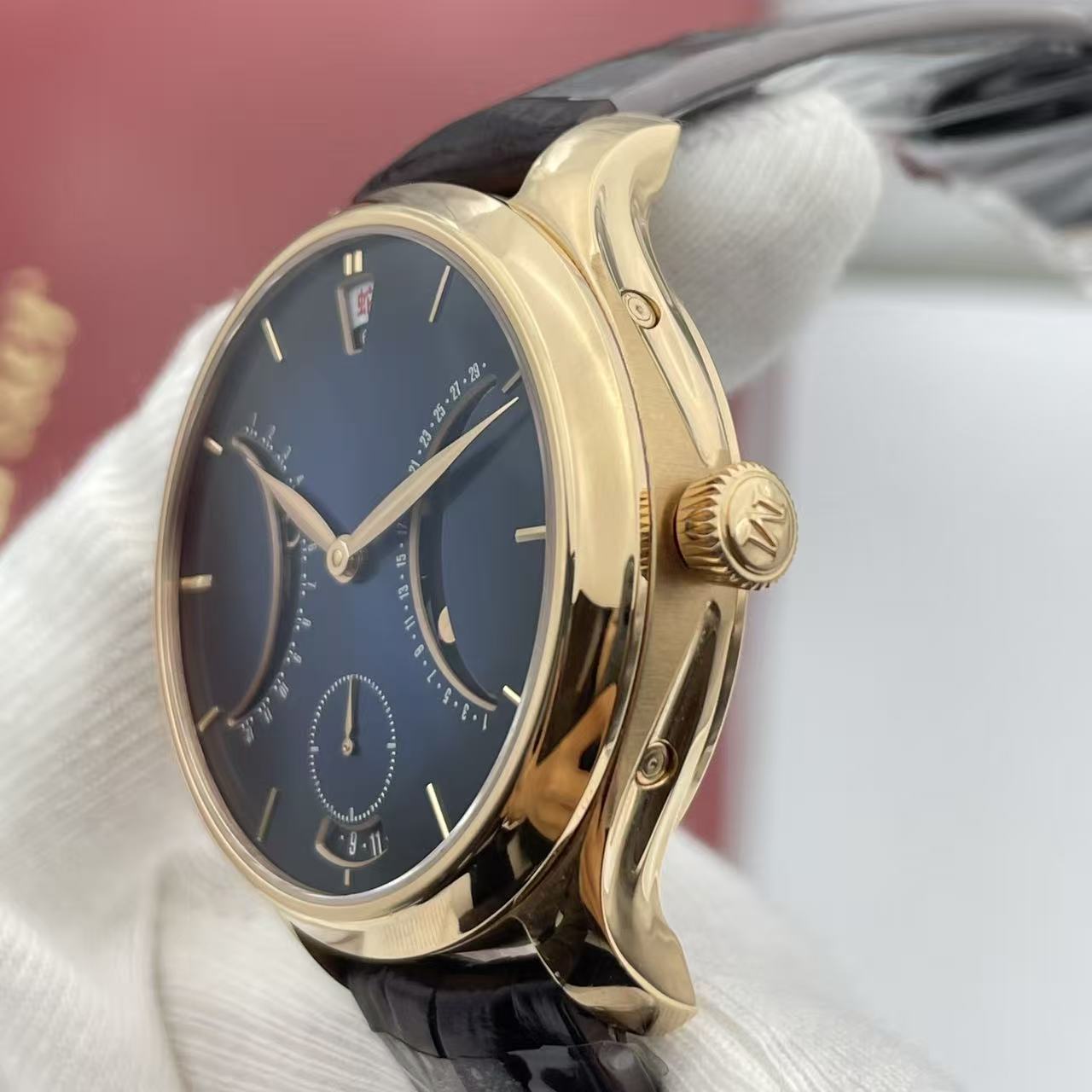 H.Moser & Cie() H.Moser & Cie detail 2