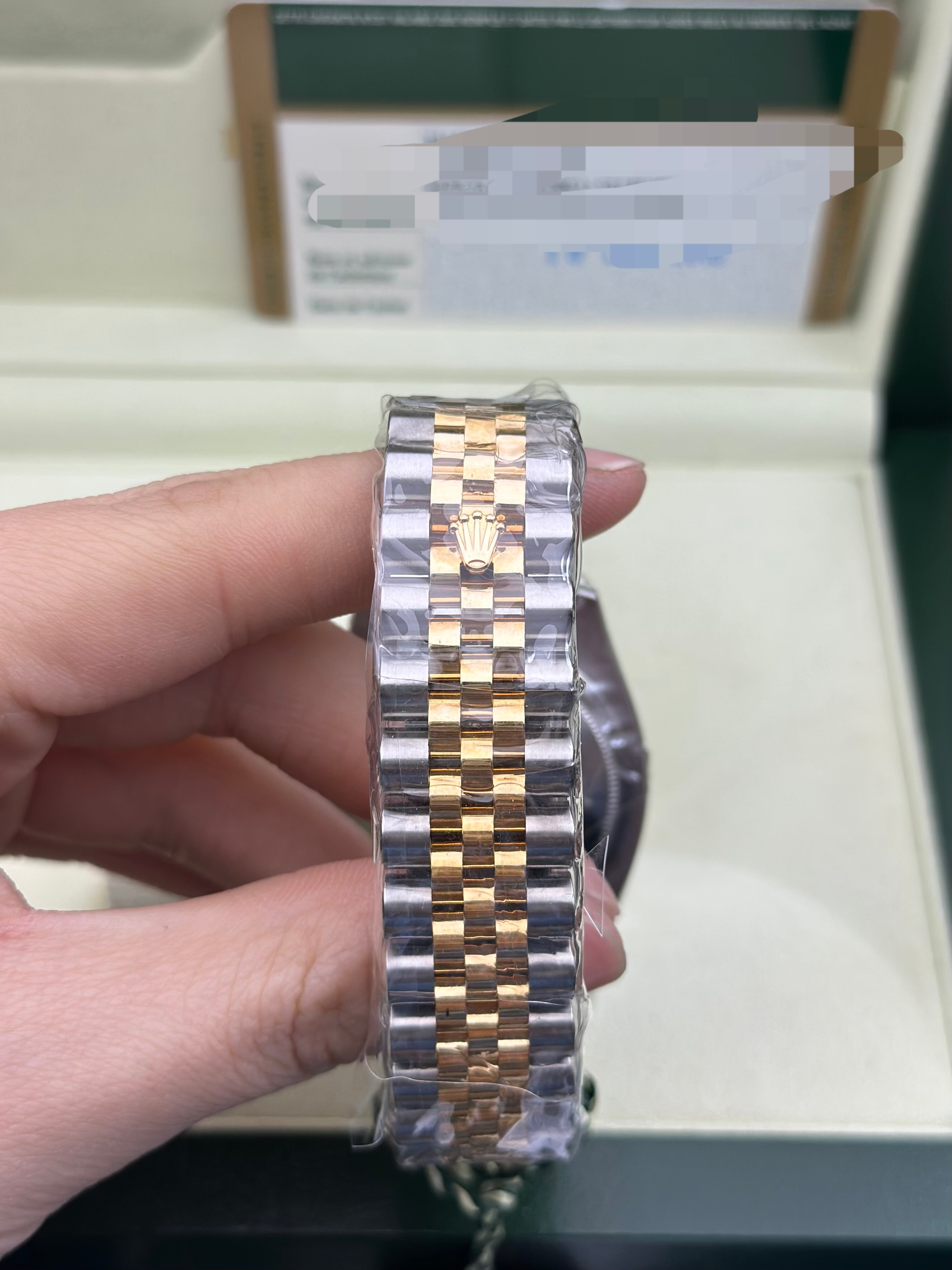 Rolex m116233 detail 4