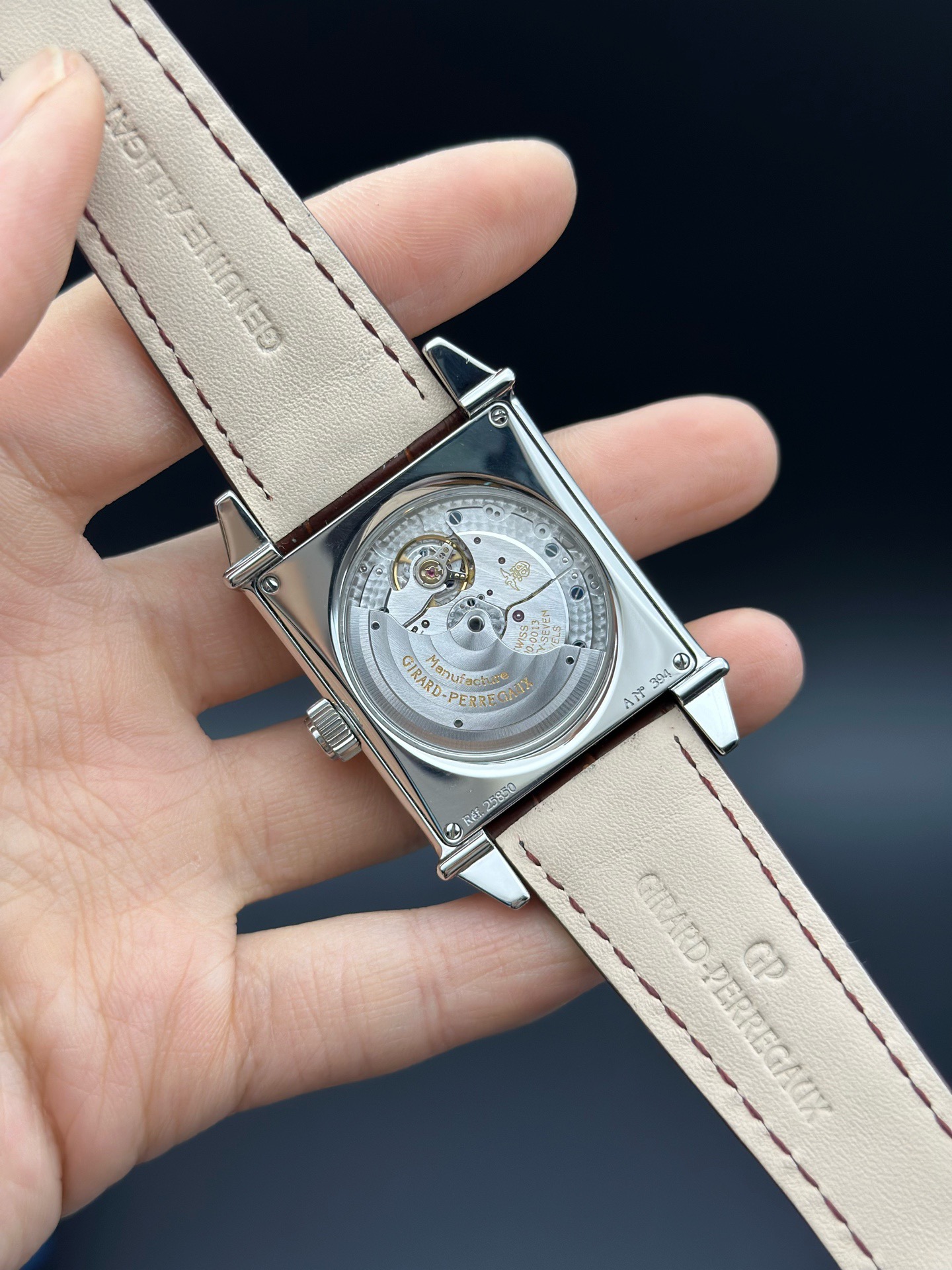Girard Perregaux 25850-11-113-BAEA detail 6