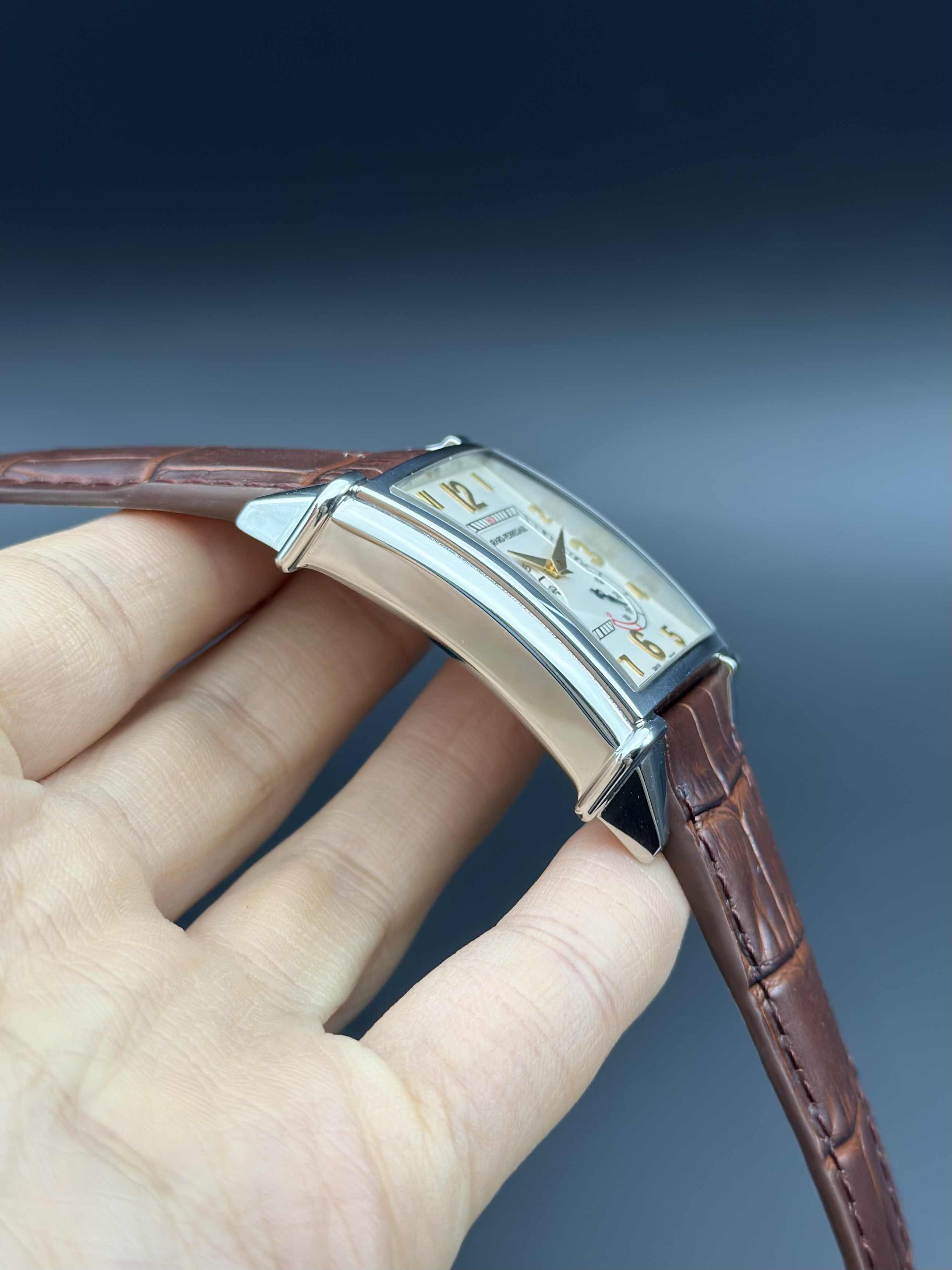 Girard Perregaux 25850-11-113-BAEA detail 2