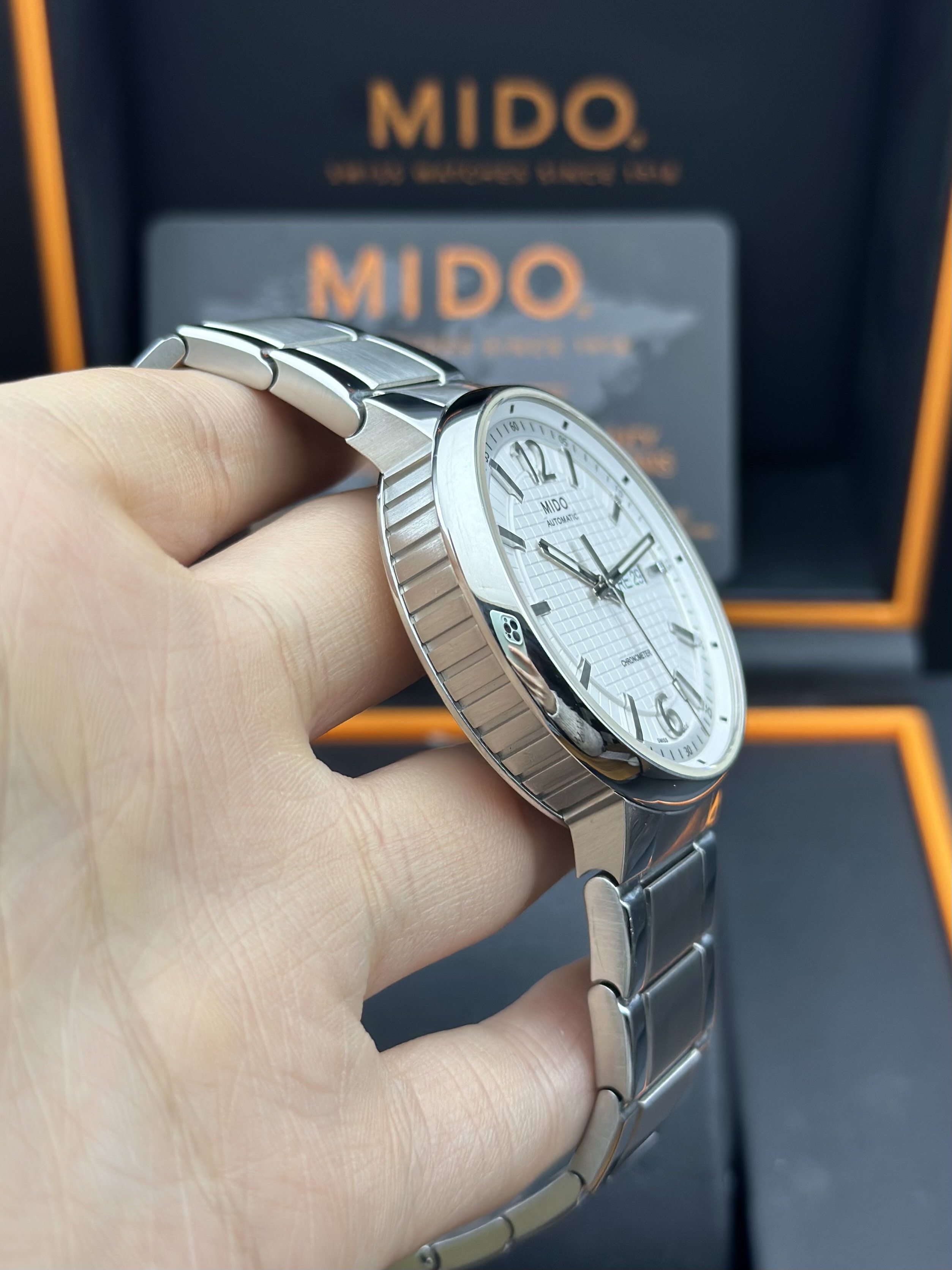 Mido M015.631.11.037.00 detail 2
