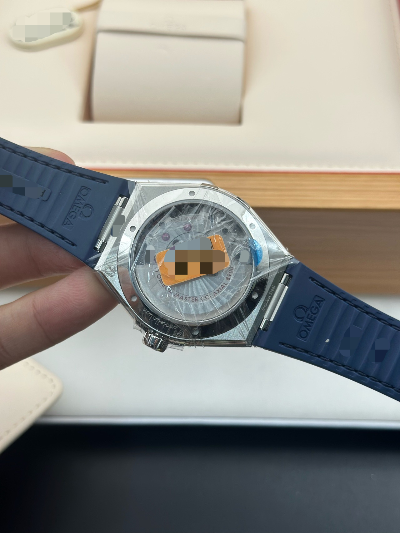 Omega 131.33.41.21.03.001 detail 4