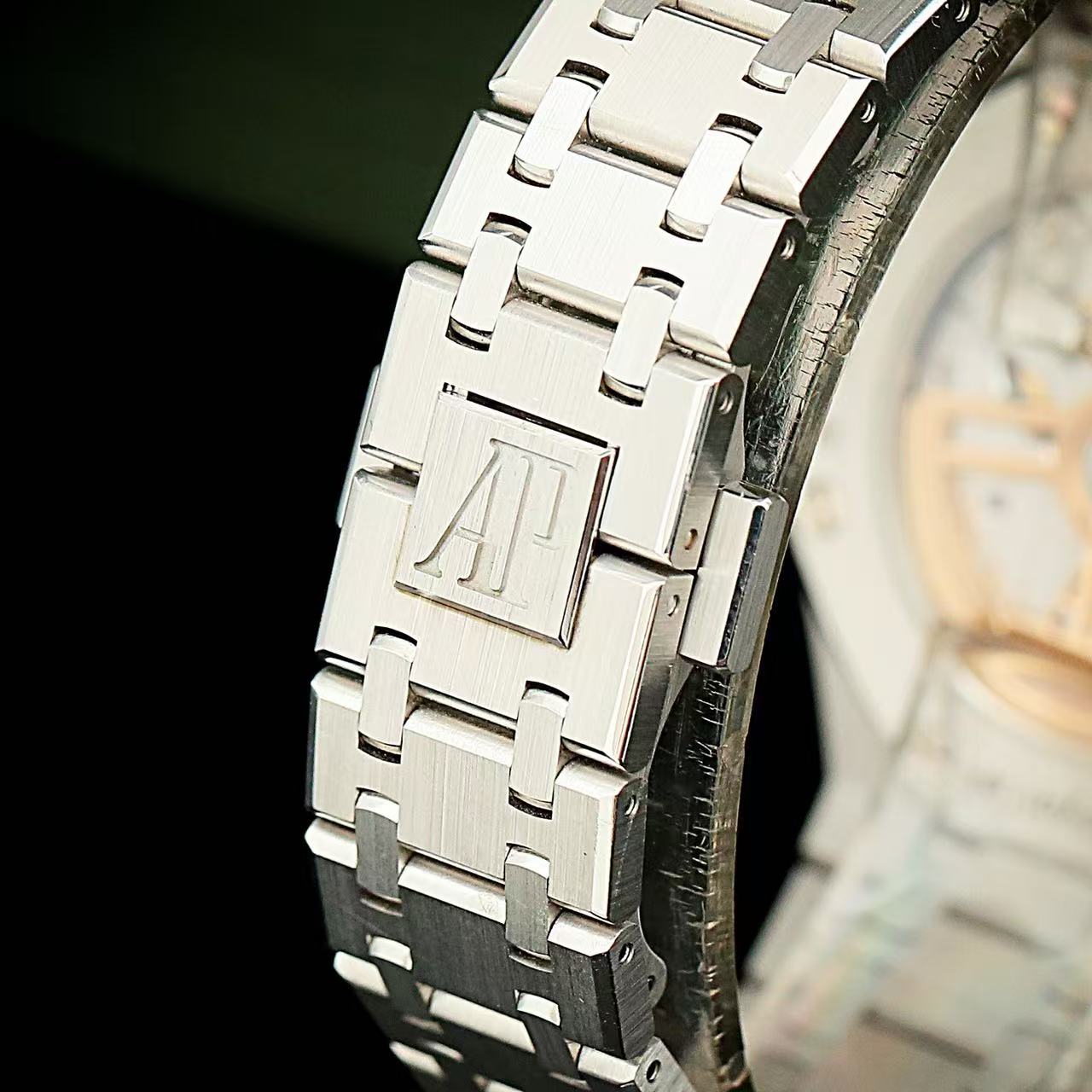 Audemars Piguet 15551BC.ZZ.1356BC.01 detail 5