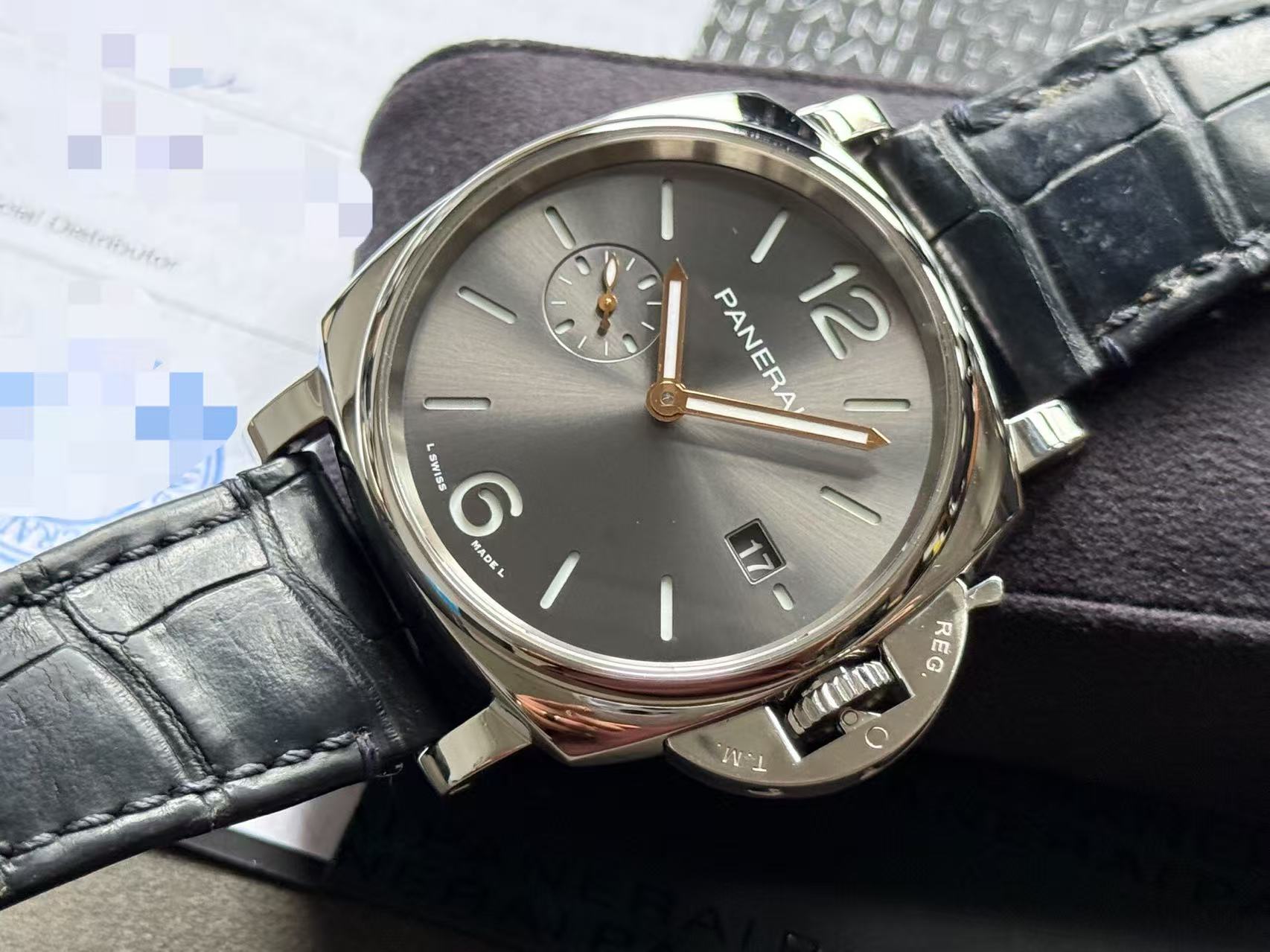 Panerai PAM01250 detail 1