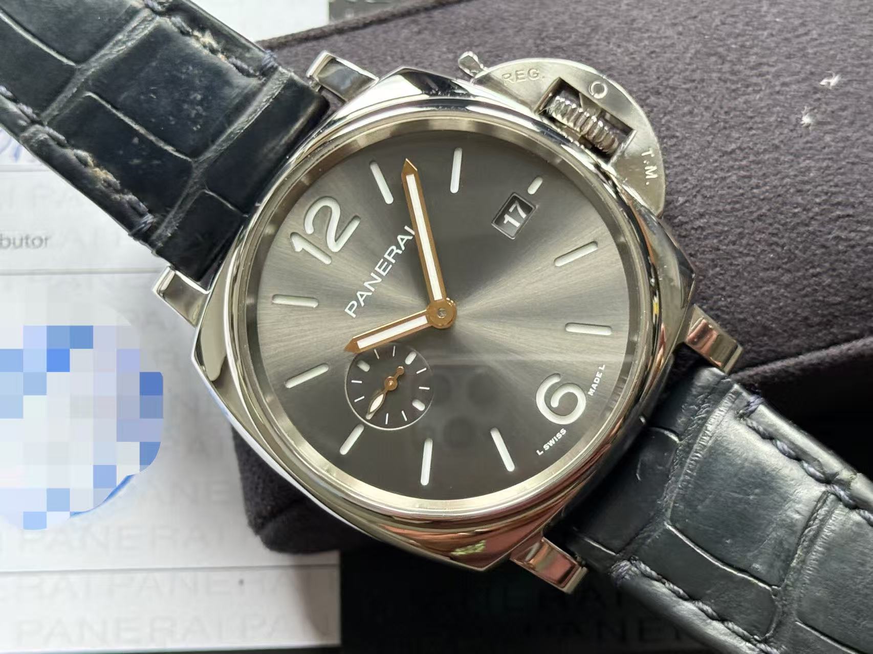 Panerai PAM01250 detail 2