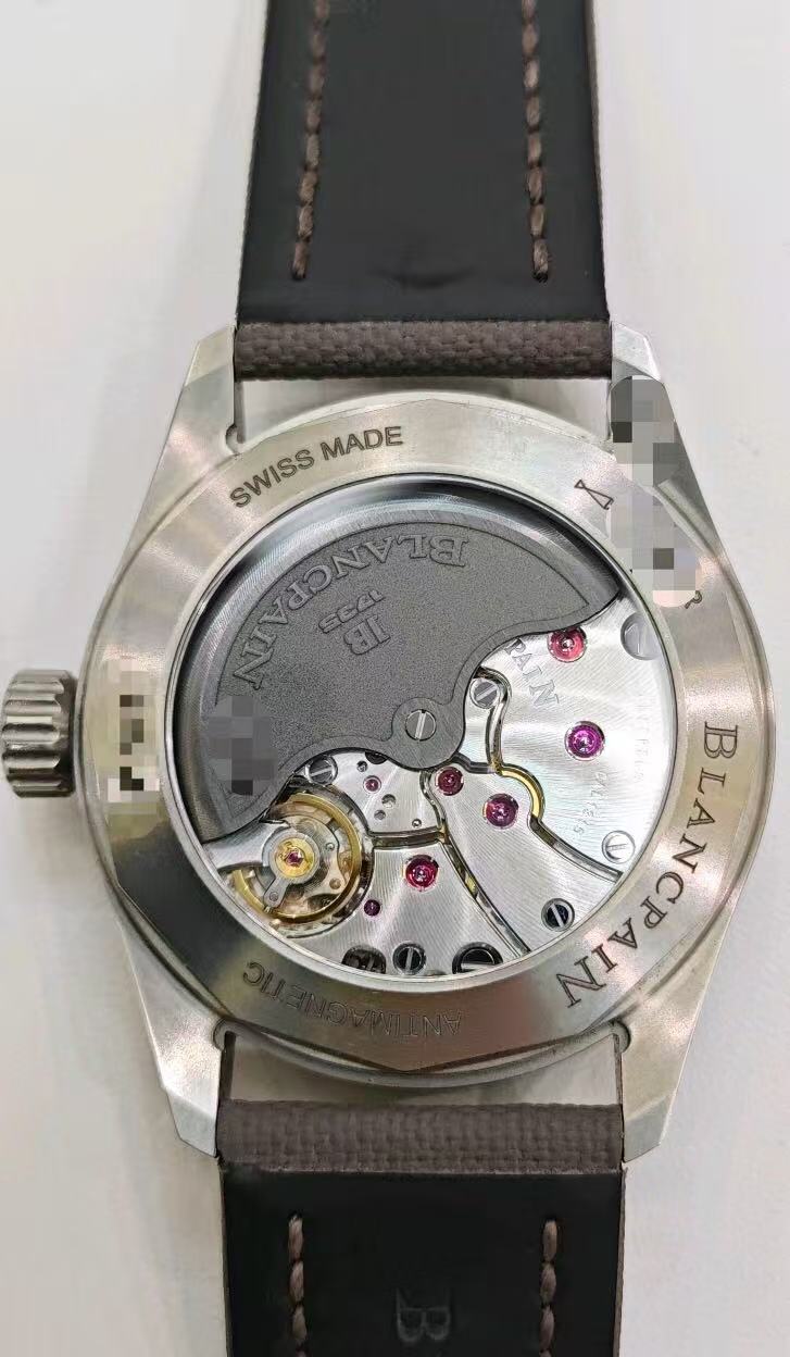 Blancpain 5000-1210-G52A detail 2