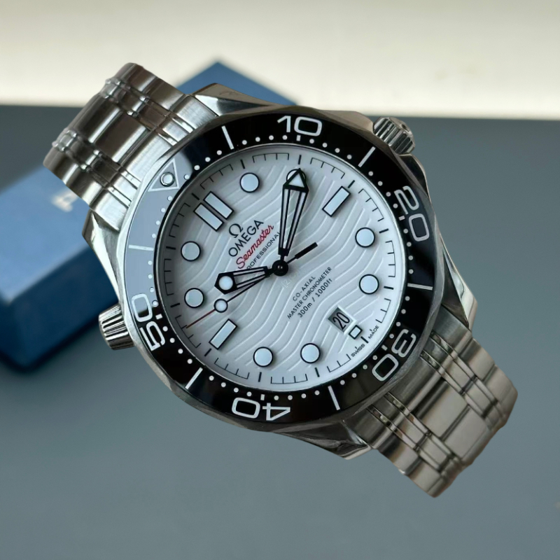 Omega 210.30.42.20.04.001 detail 2