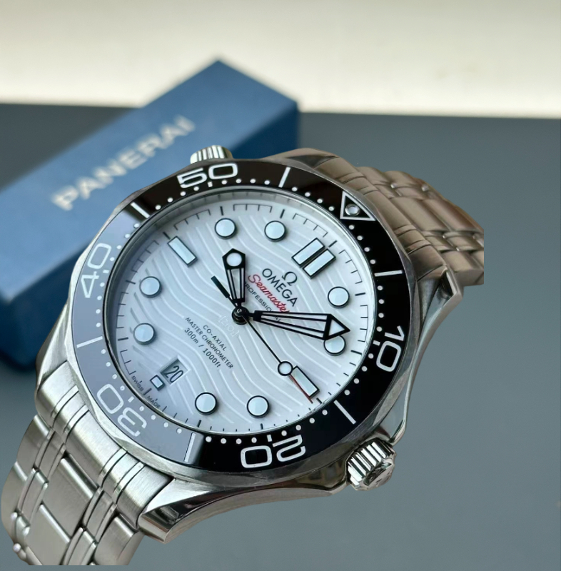 Omega 210.30.42.20.04.001 detail 3