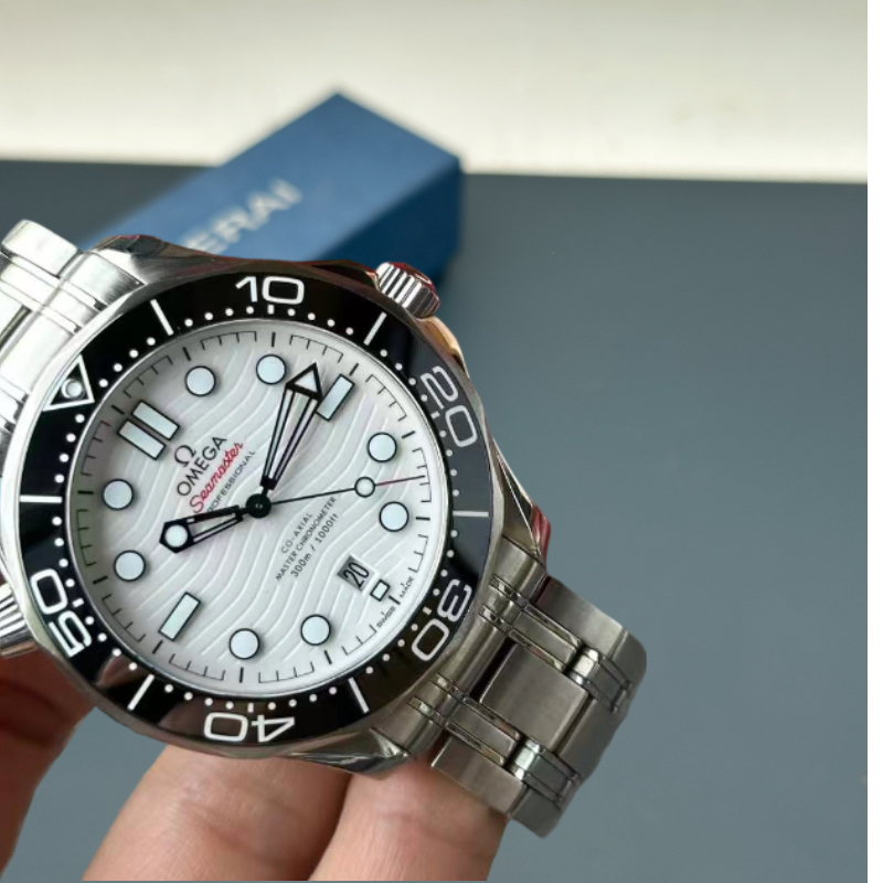 Omega 210.30.42.20.04.001 detail 4