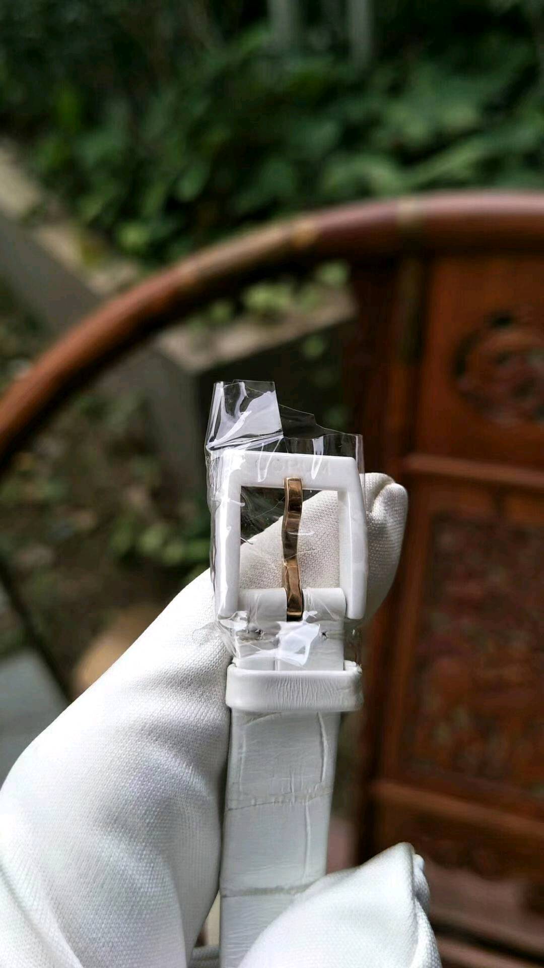 Corum 113.109.15-0009-0000R detail 6
