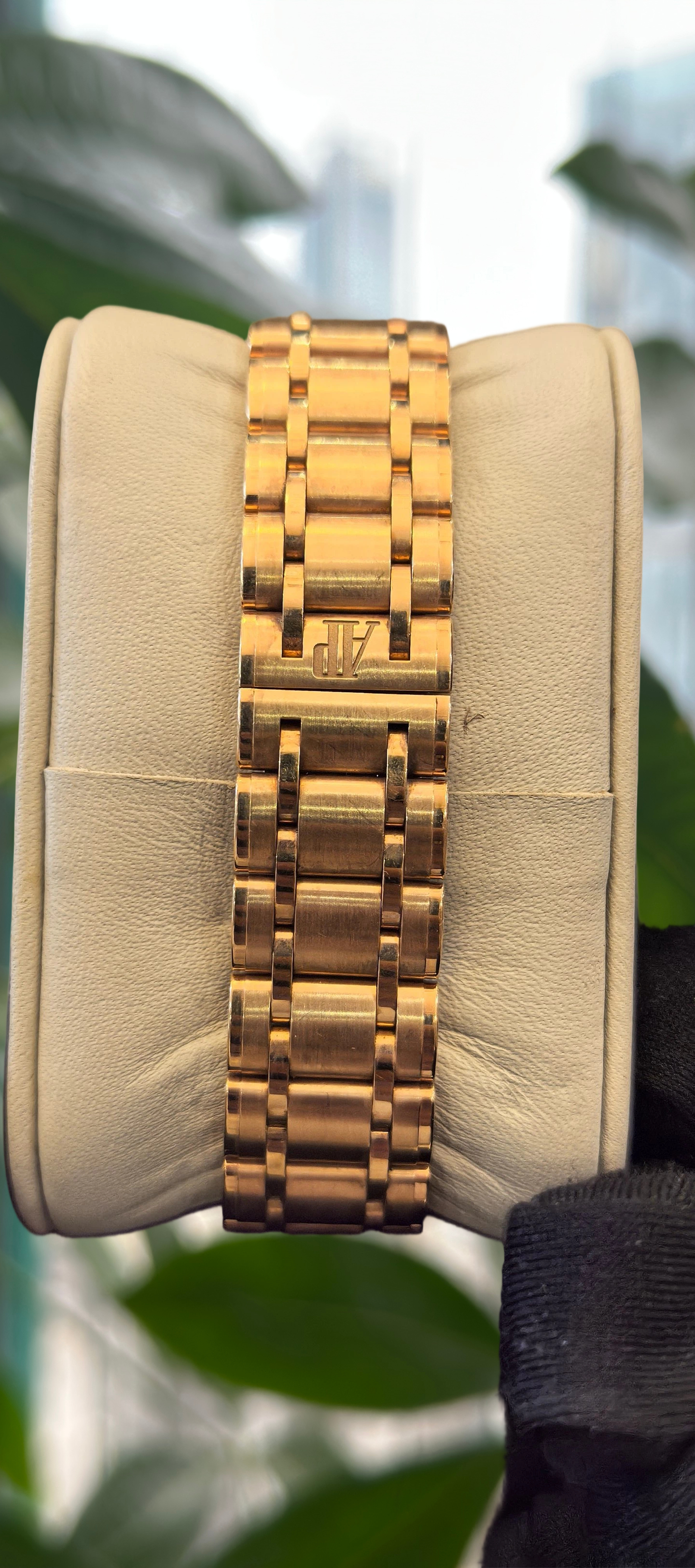 Audemars Piguet 15156OR.ZZ.1229OR.01 detail 4