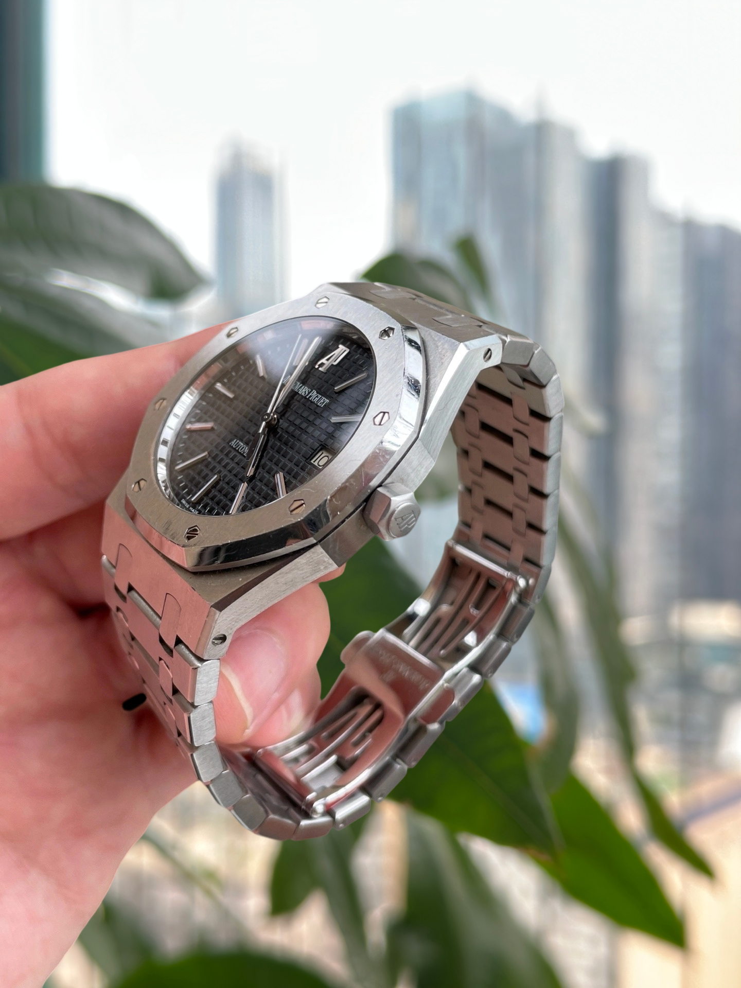 Audemars Piguet 15300st detail 1
