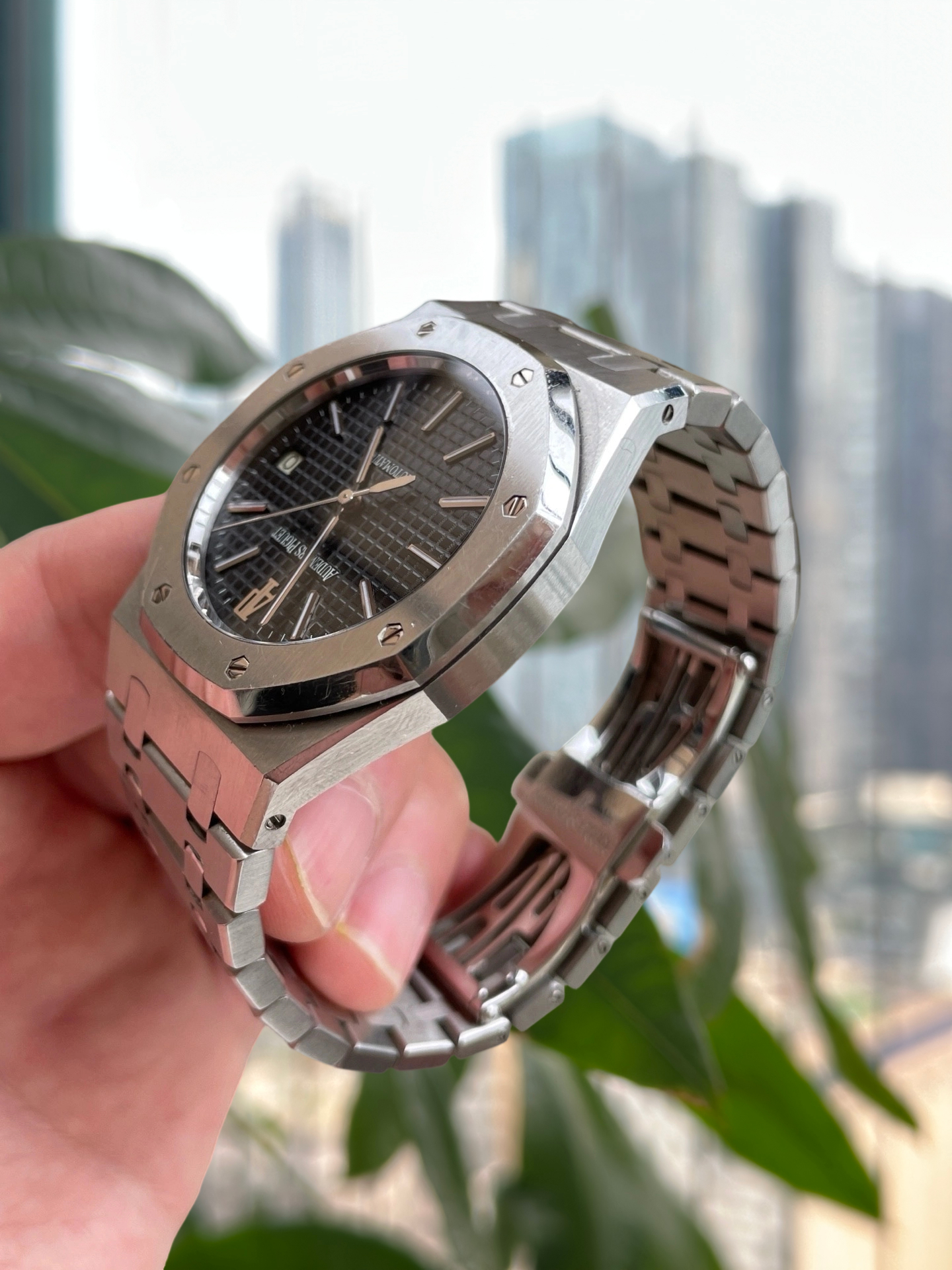 Audemars Piguet 15300st detail 2