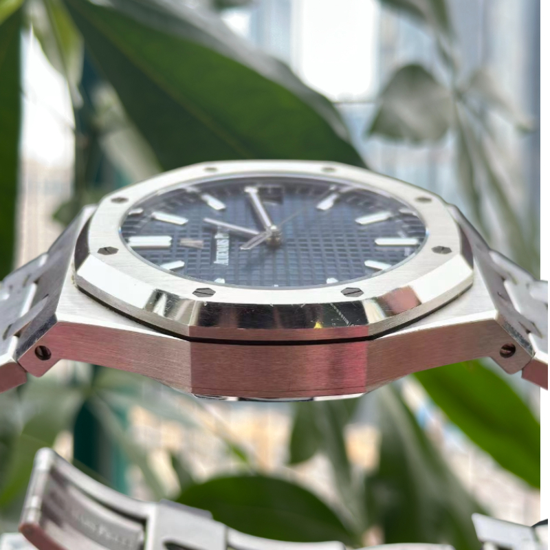 Audemars Piguet 15500ST.OO.1220ST.01 detail 3