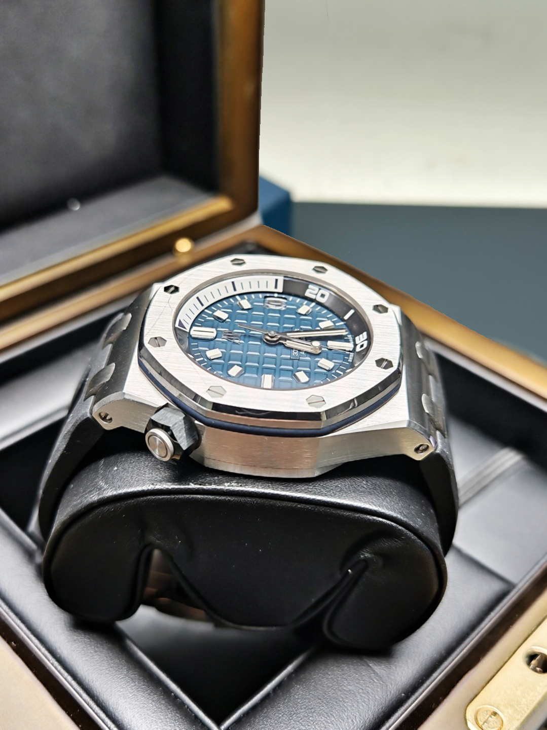 Audemars Piguet 15720ST.OO.A027CA.01 detail 4