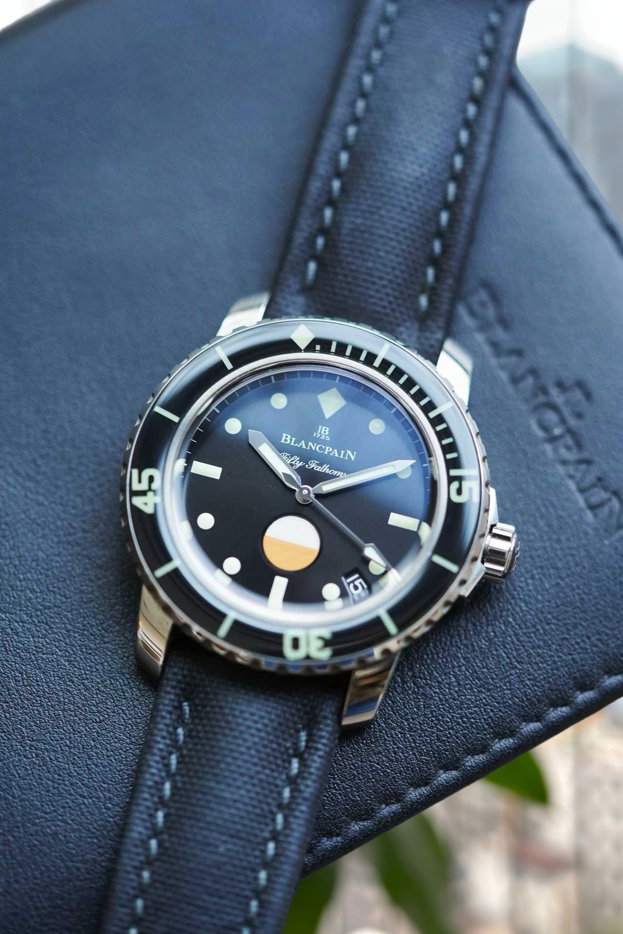 Blancpain 5008-11B30-NBAA detail 2