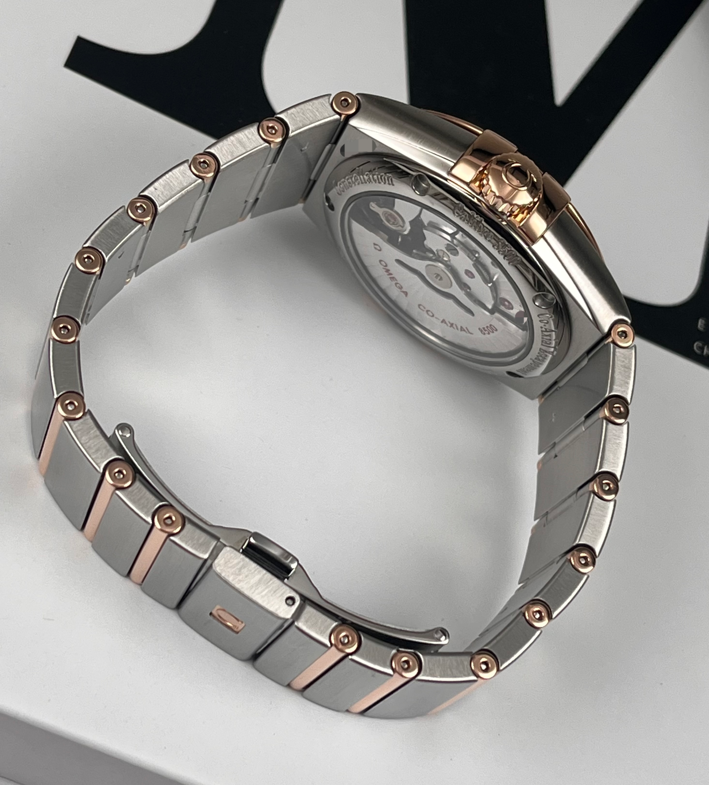 Omega 123.20.38.21.02.001 detail 4