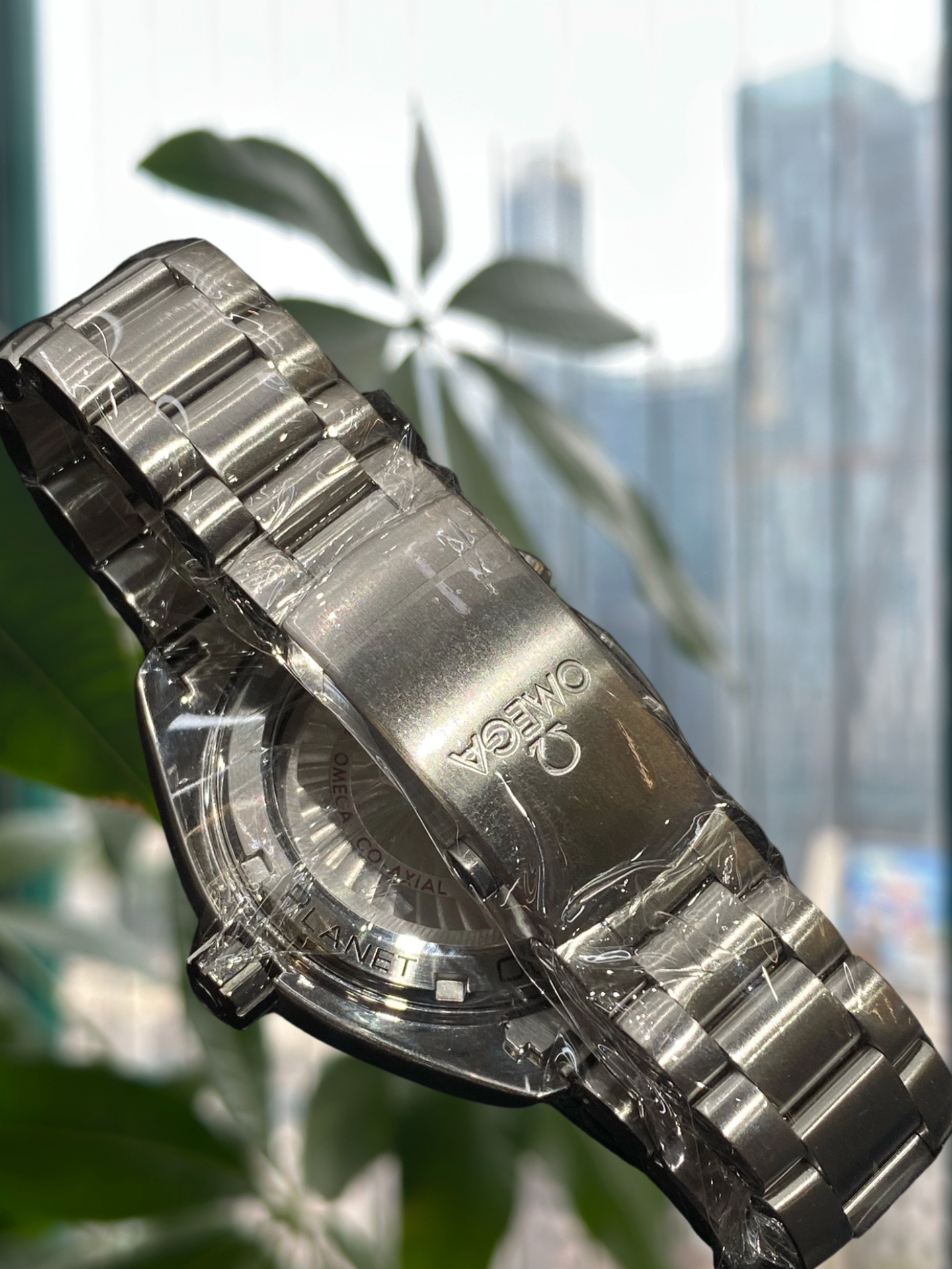 Omega 232.30.44.22.01.001 detail 5