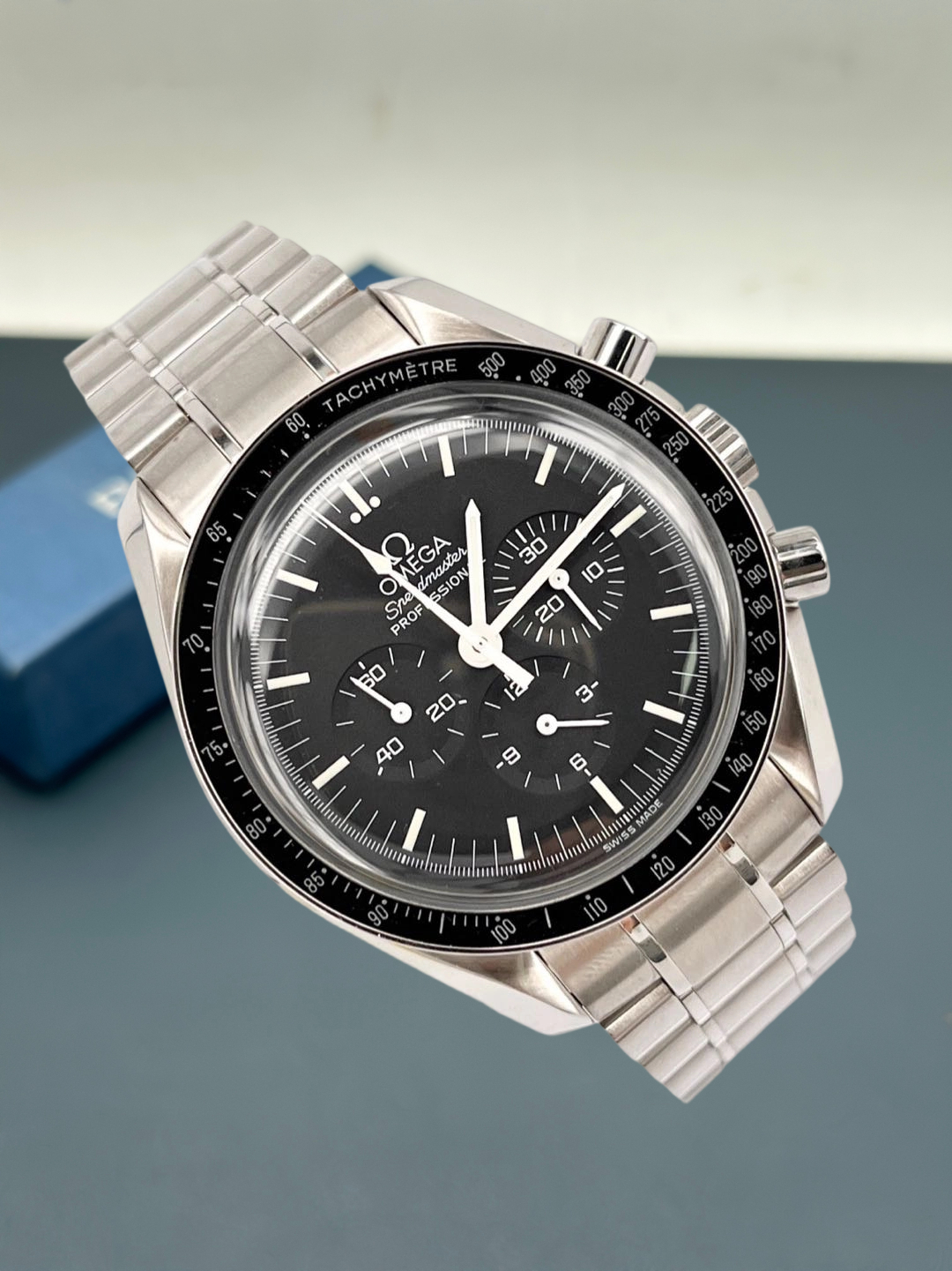 Omega 3572.50.00 detail 1