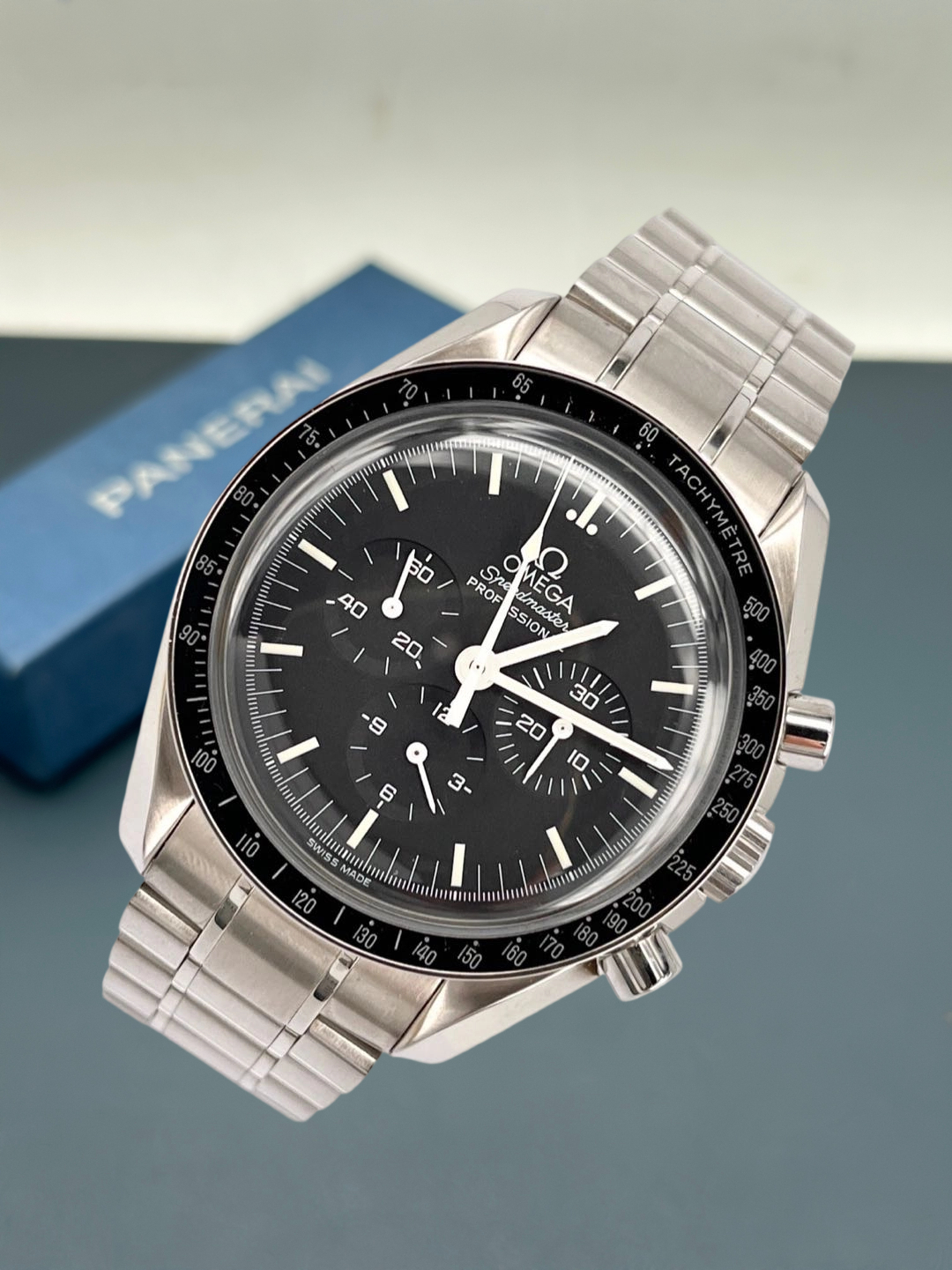 Omega 3572.50.00 detail 2