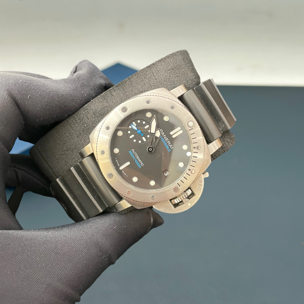 Panerai PAM00973 detail 1