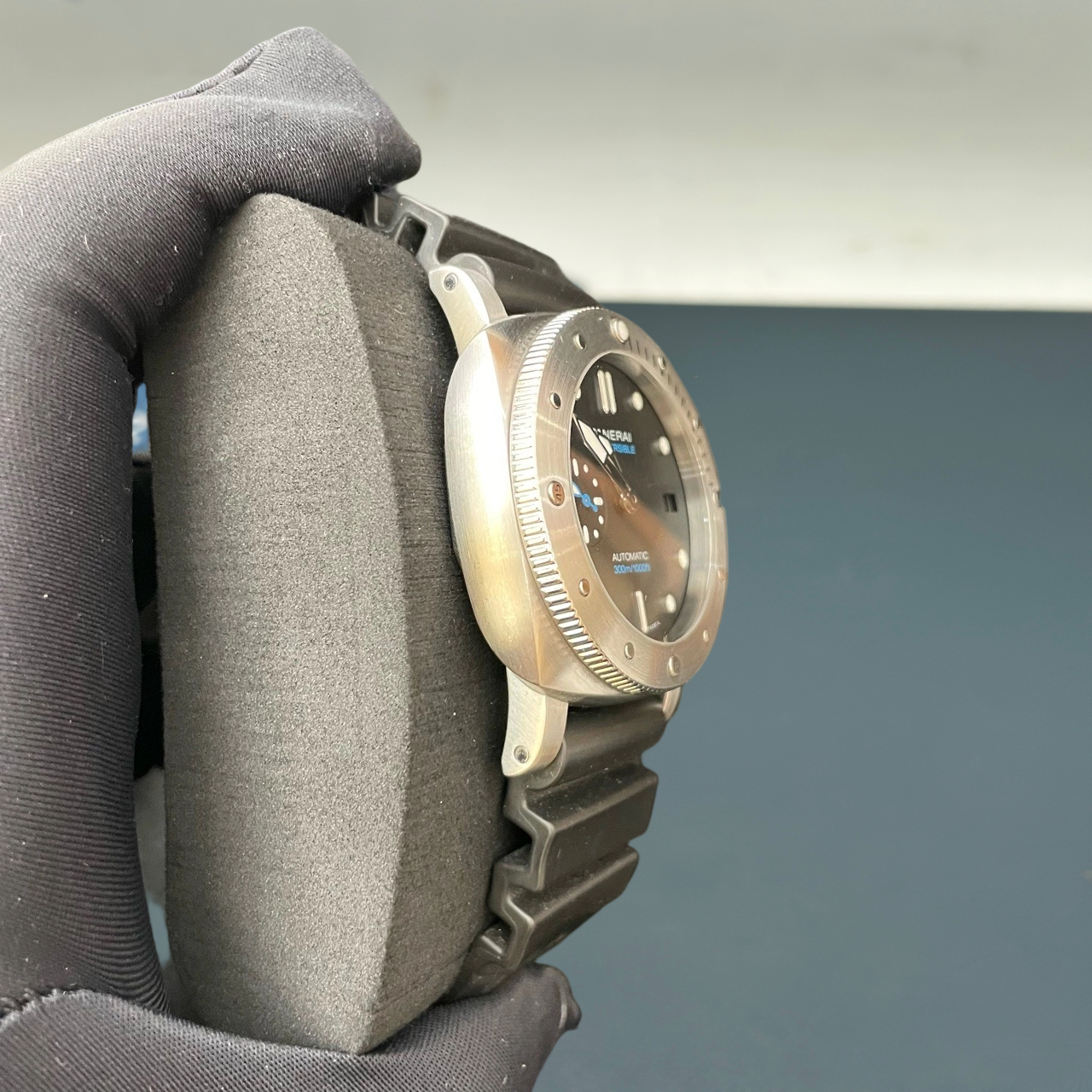 Panerai PAM00973 detail 2