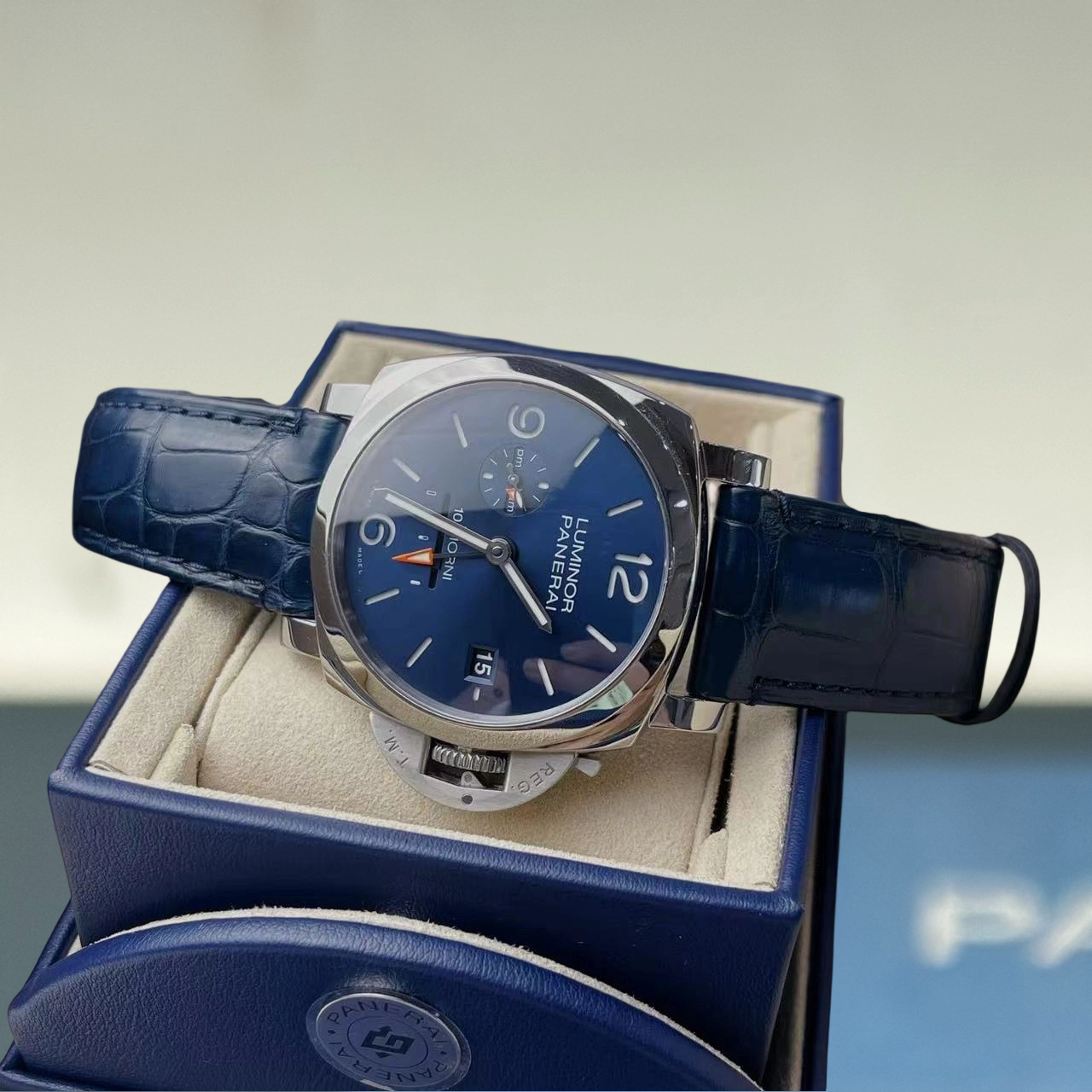 Panerai PAM01482 detail 3