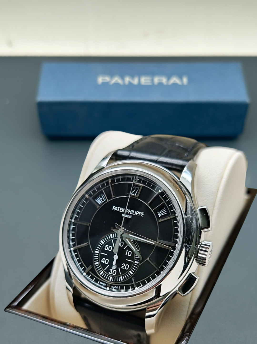 Patek Philippe 5905P-010 detail 2