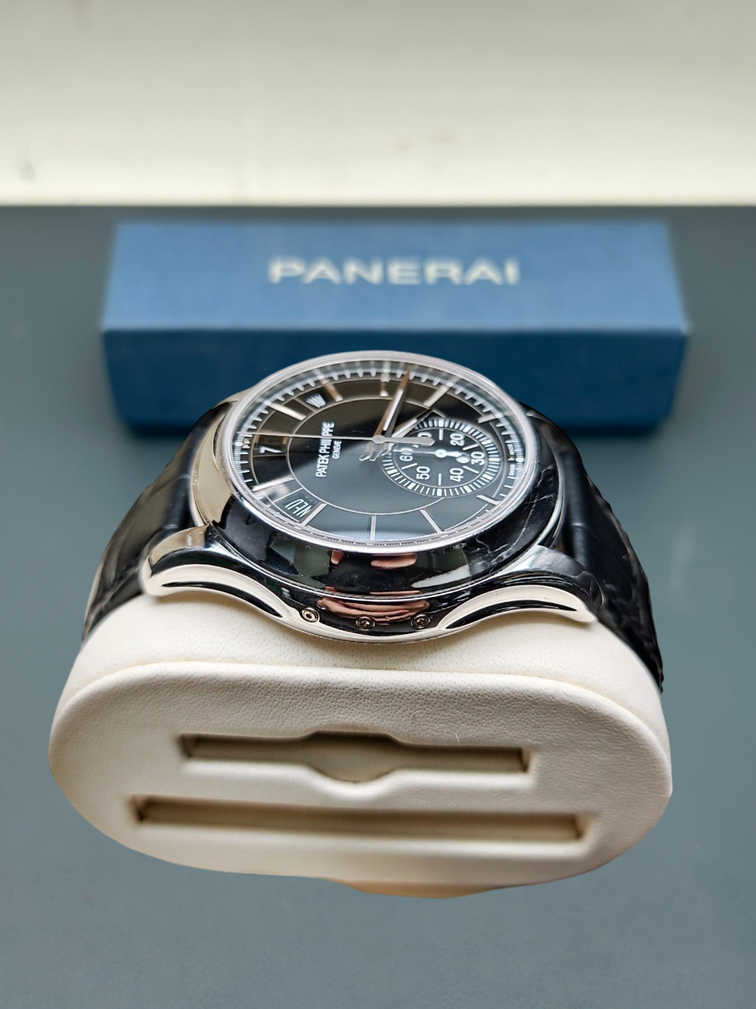 Patek Philippe 5905P-010 detail 4