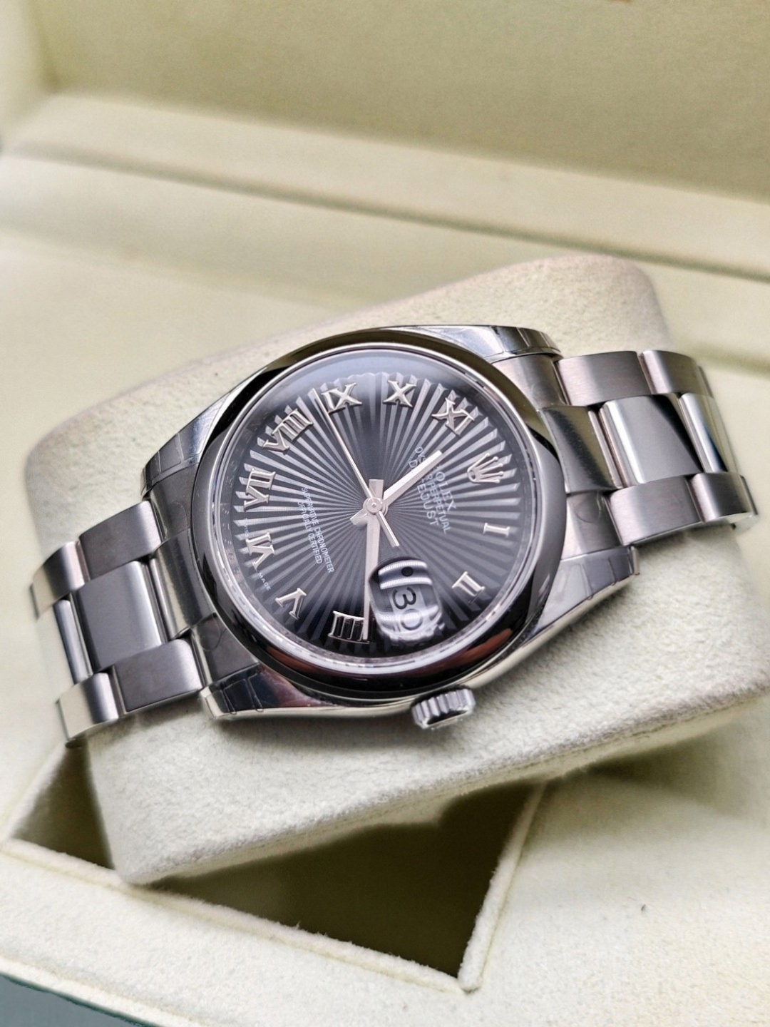 Rolex 116200 detail 4