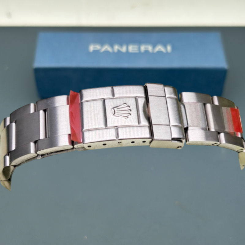 Rolex 16570 detail 3