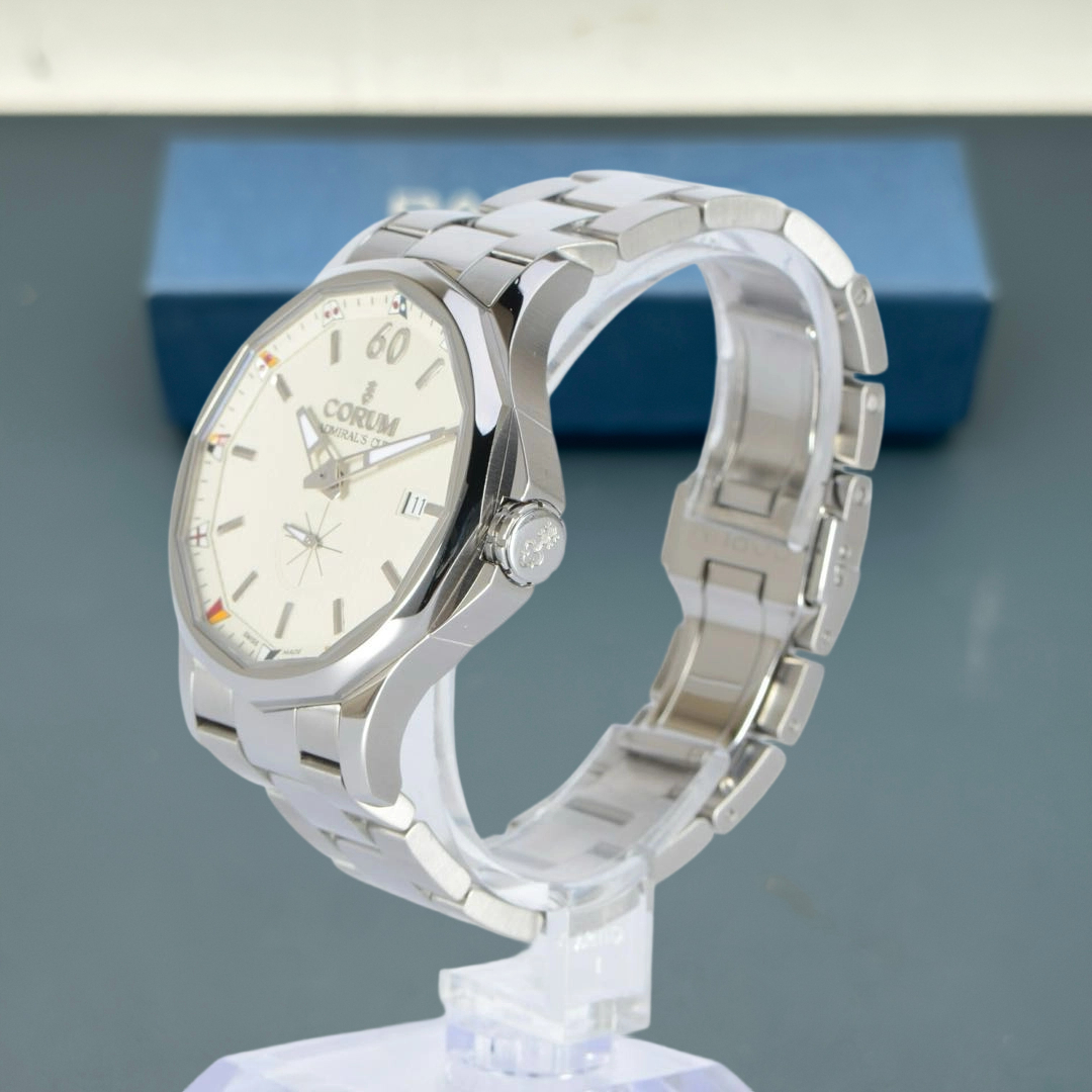 Corum A395 / 02623 detail 1