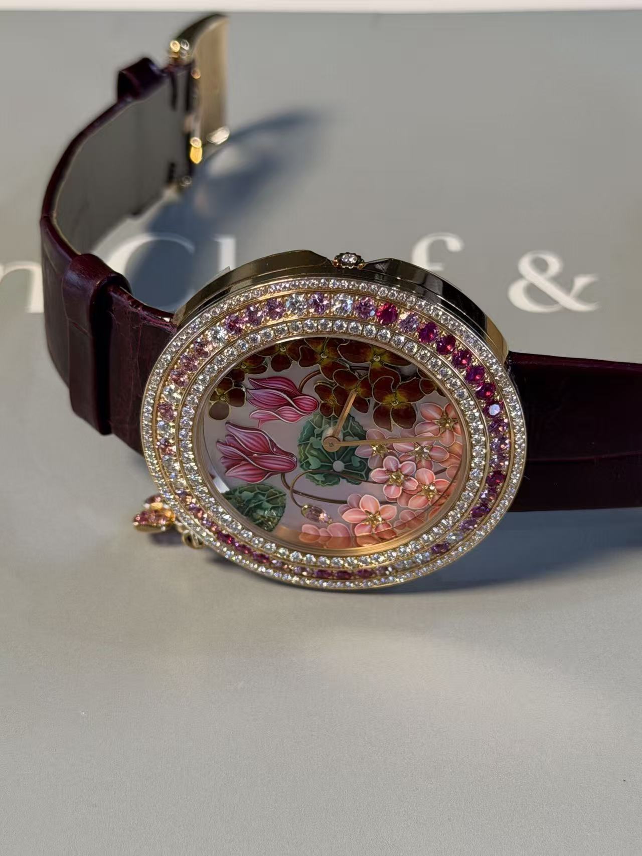 Van Cleef & Arpels VCARO4JW00 detail 7