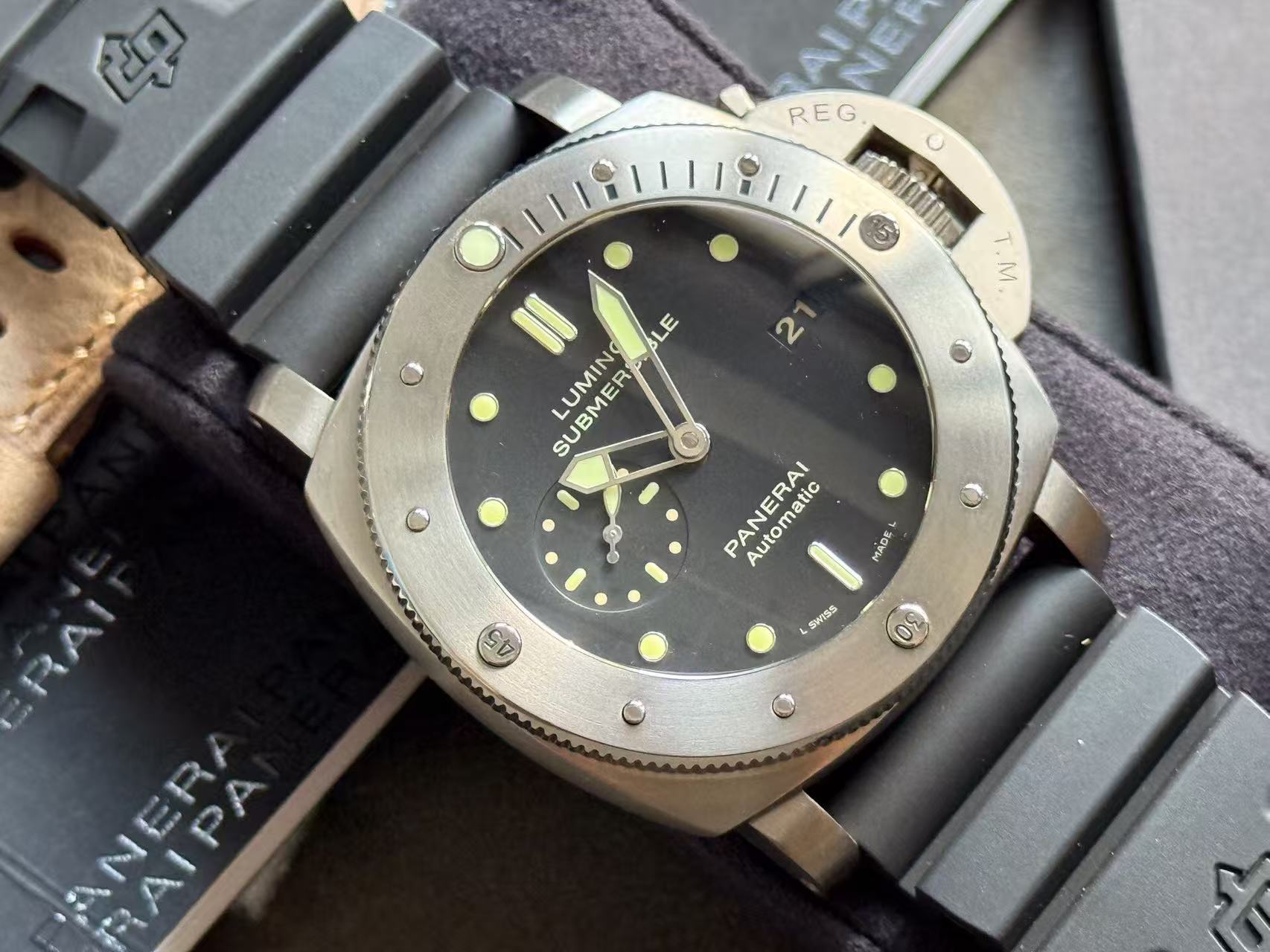 Panerai PAM00305 detail 6